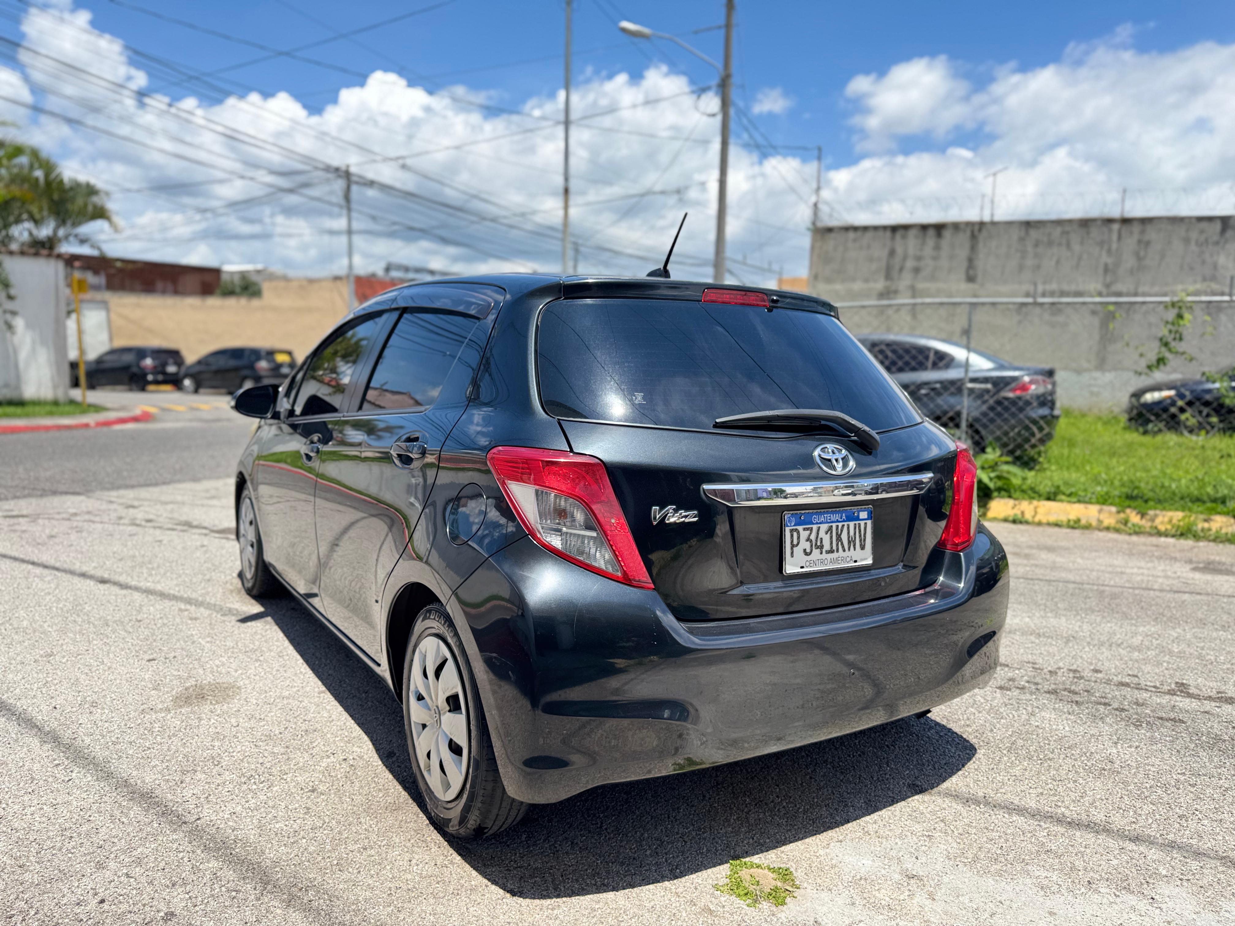 Toyota Vitz 2011