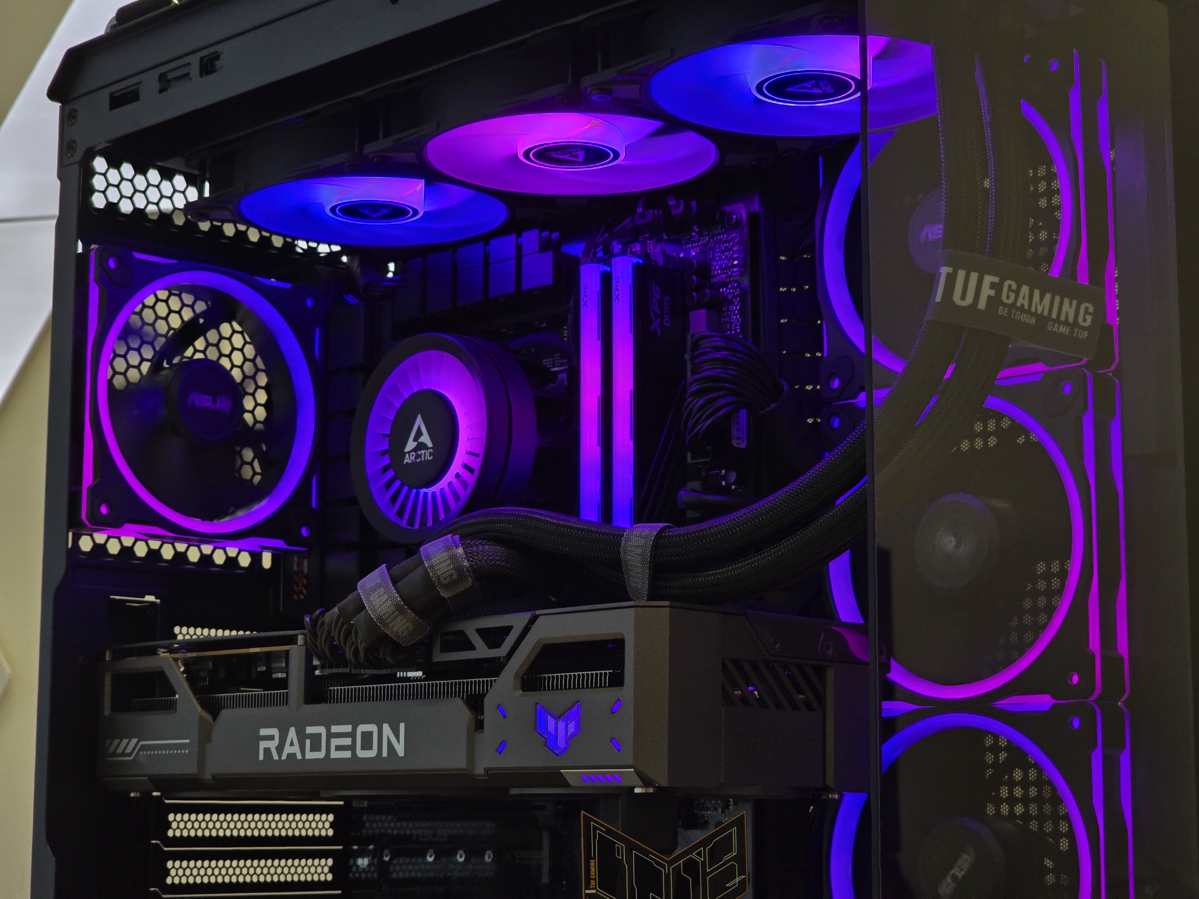 Ryzen 7 9800X3D RX 9070 XT