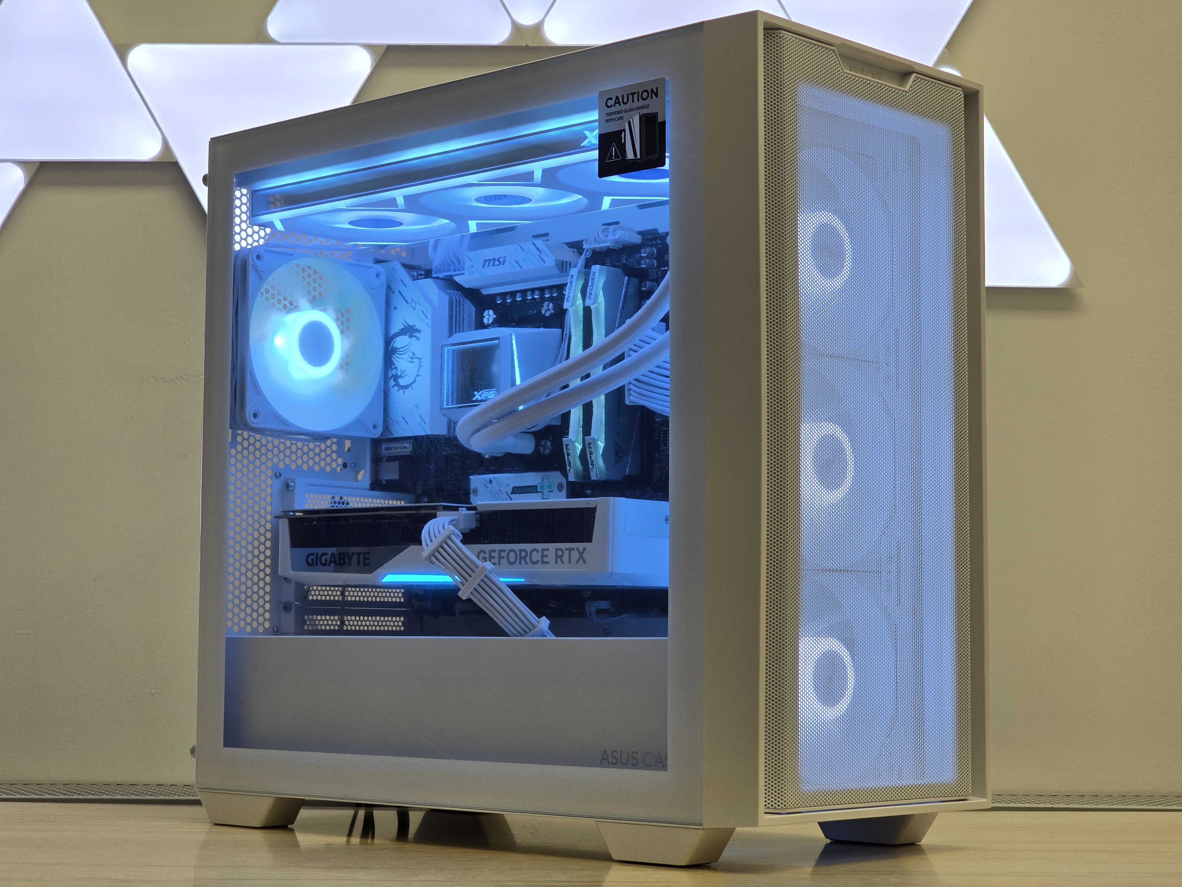 RTX 5070 Ti su Ryzen 7 7800X3D