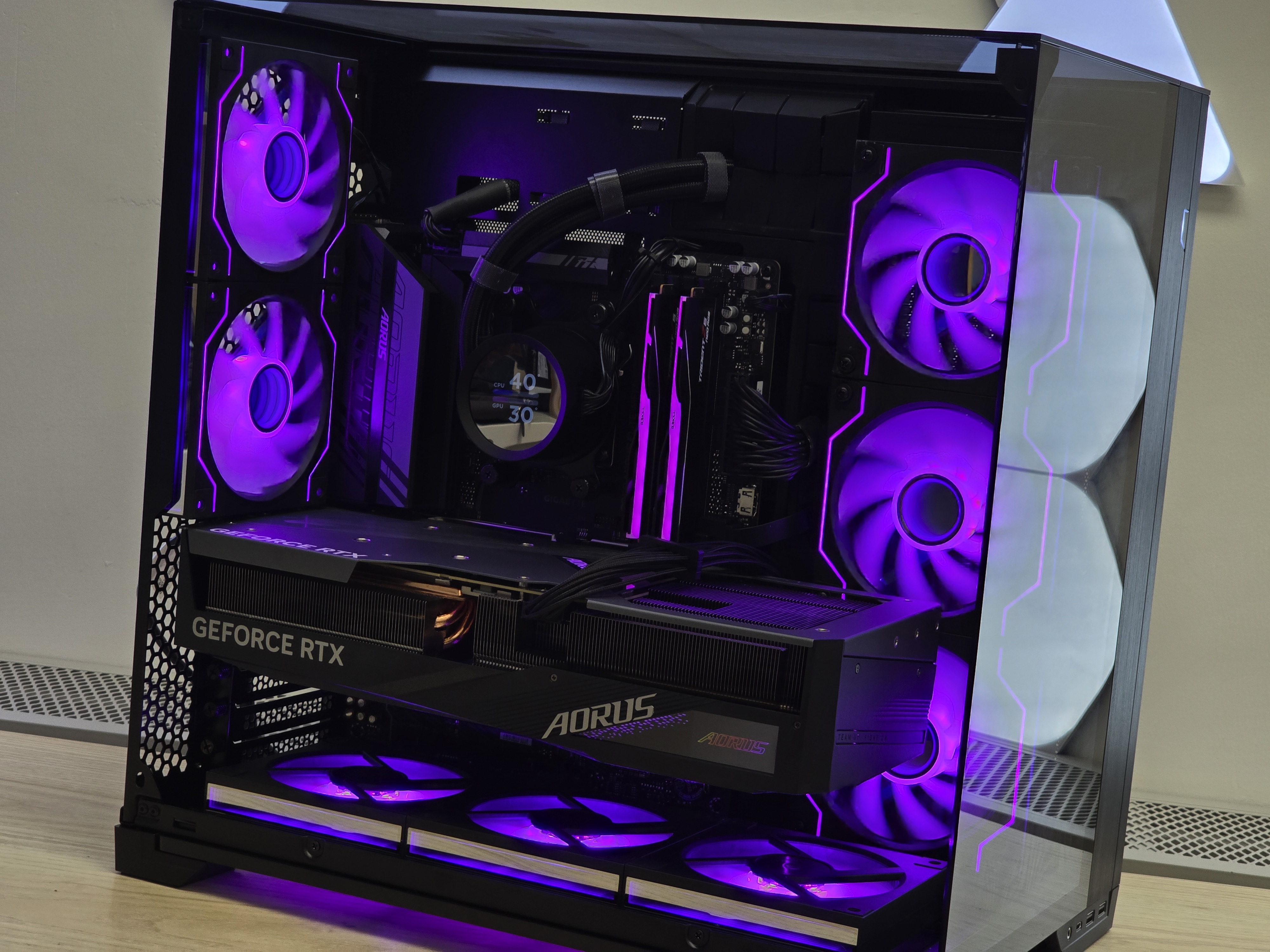 RTX 4090 AORUS su Ryzen 7 9800X3D