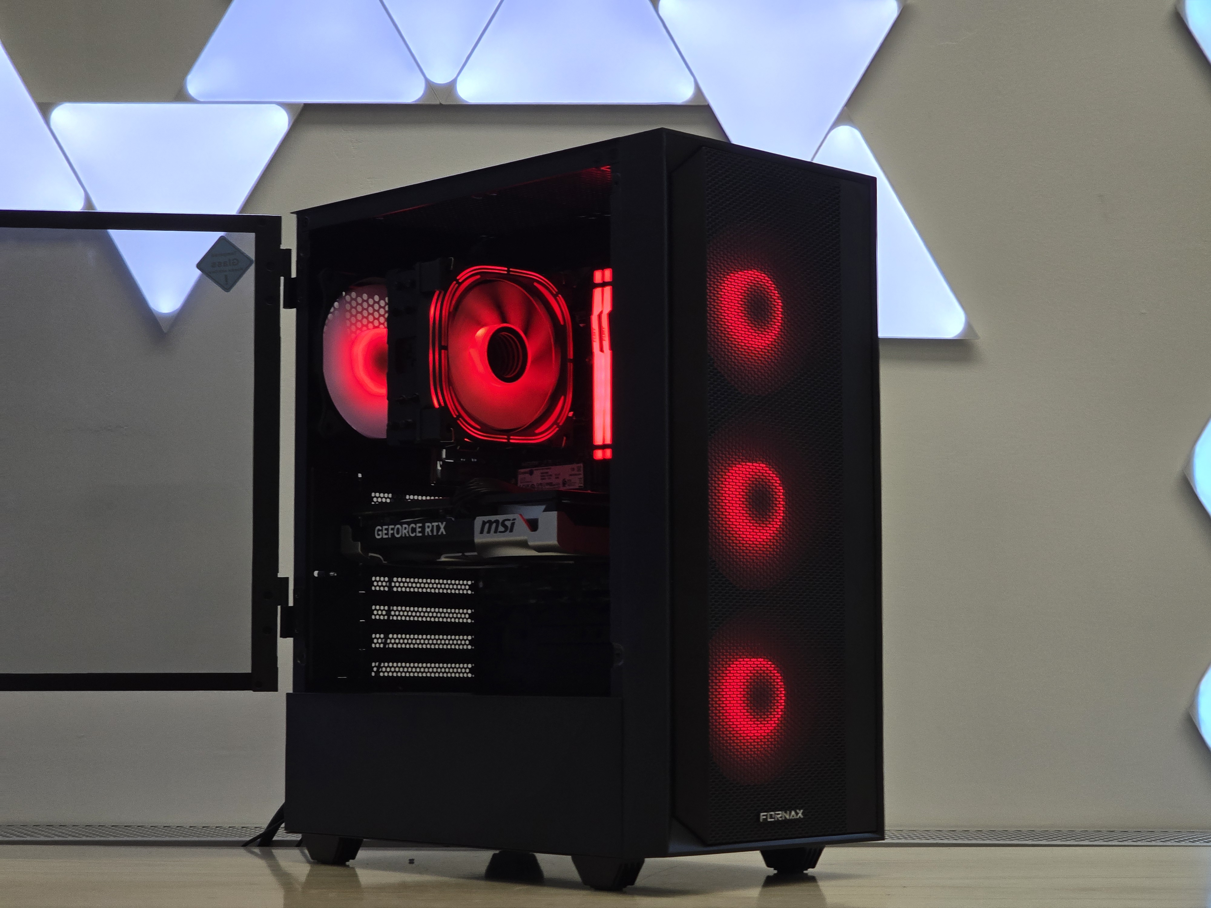 RTX 5060 TI su Ryzen 5 7500F Kompiuteris