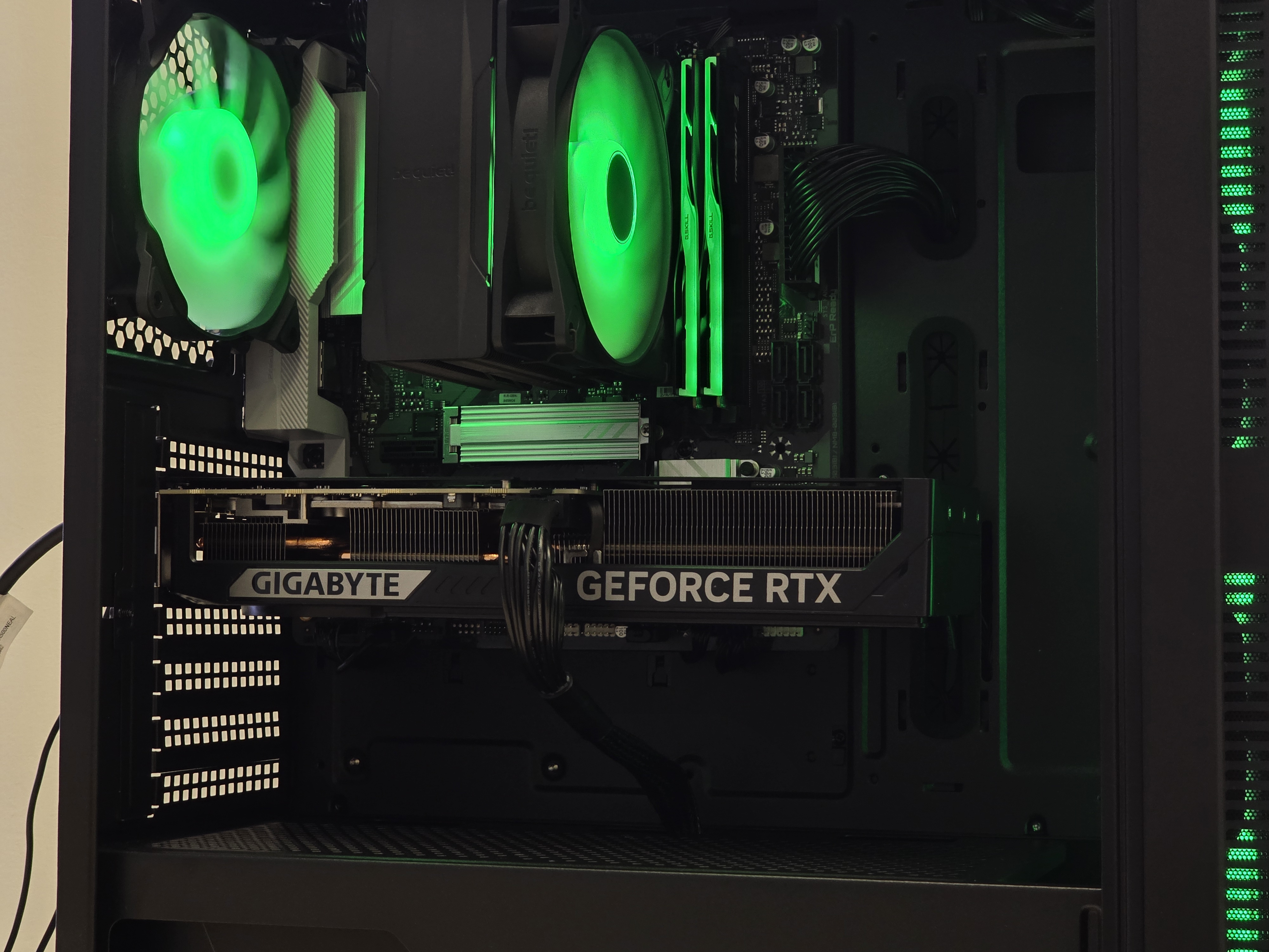 Ryzen 7 7800X3D su RTX 5070 