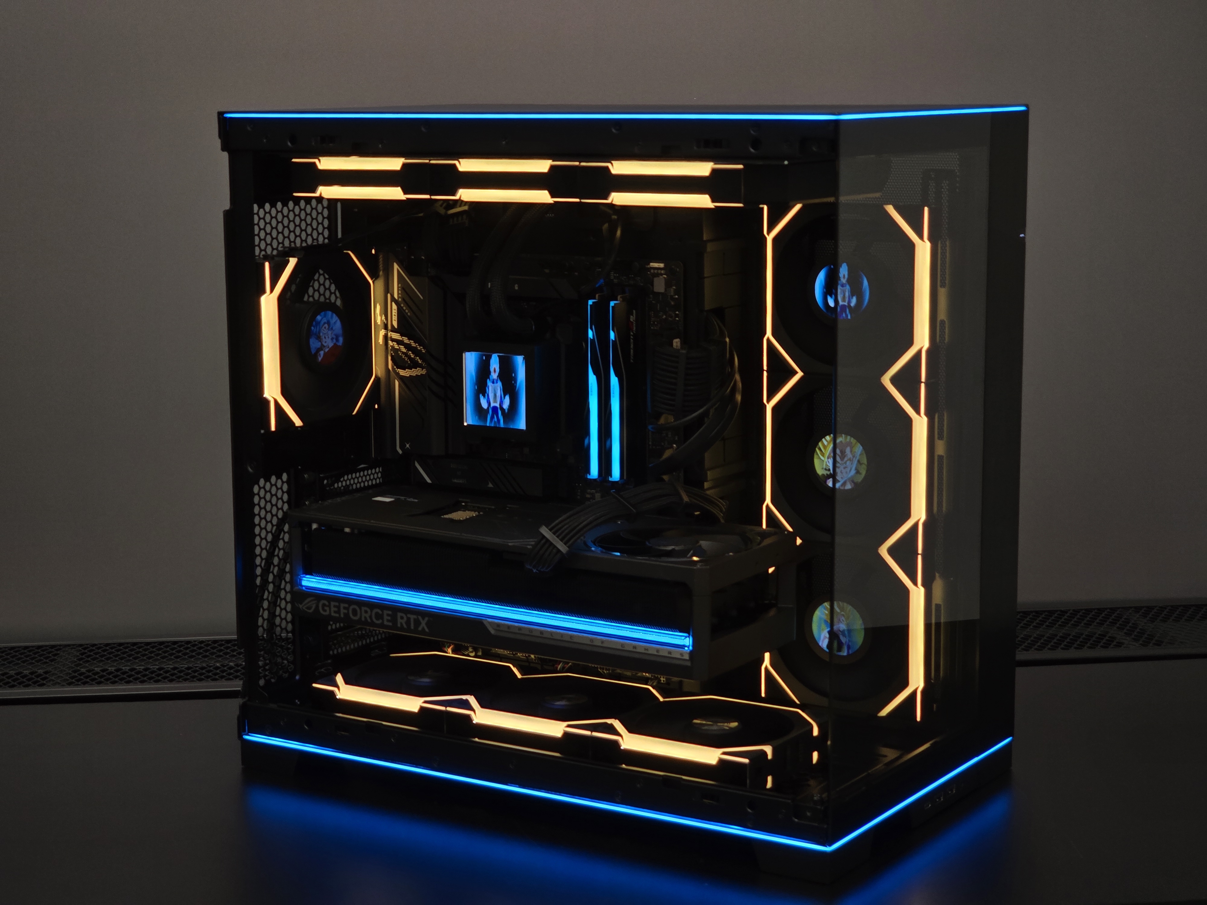 Ryzen 7 9800X3D su RTX 5080 ROG Astral