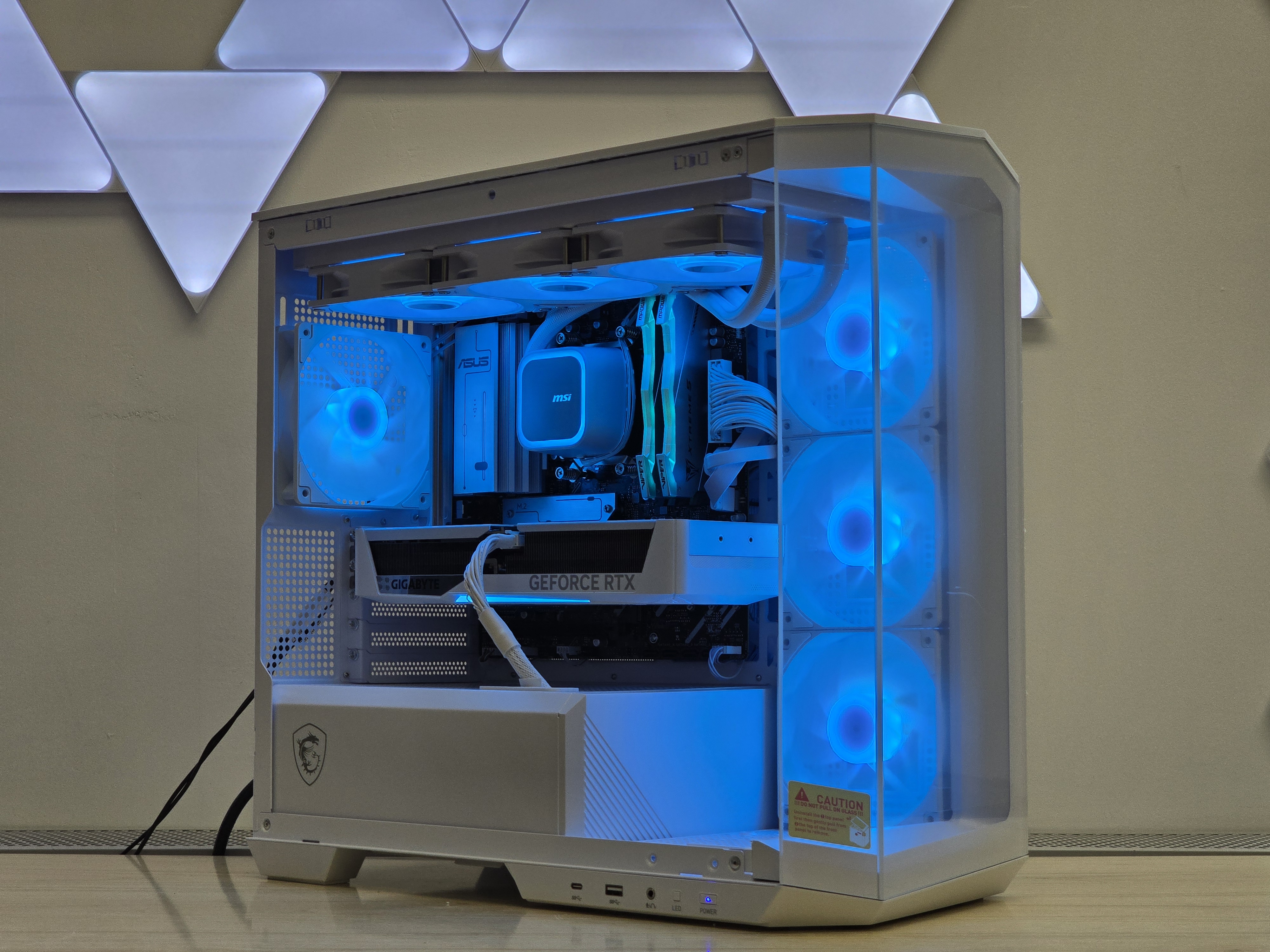 Ryzen 7 9800X3D su RTX 5070