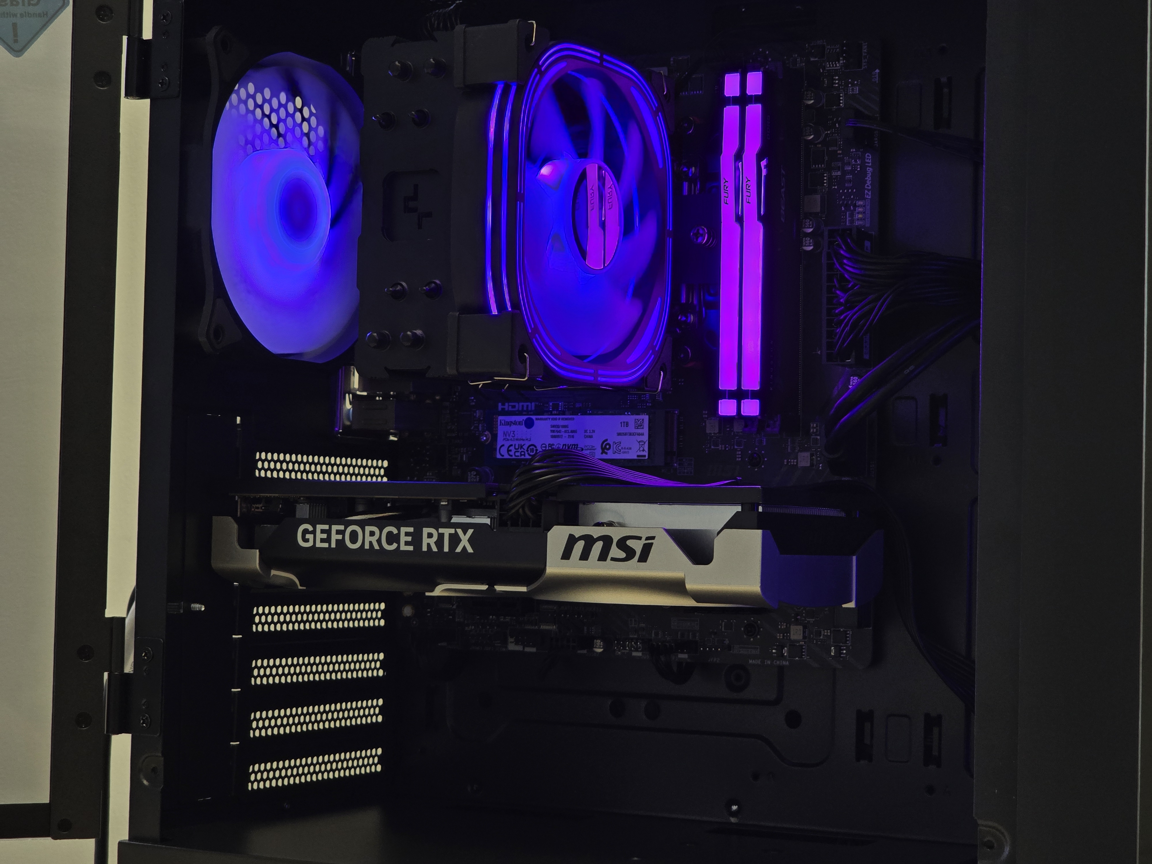 RTX 5060 TI su Ryzen 5 7500F Kompiuteris