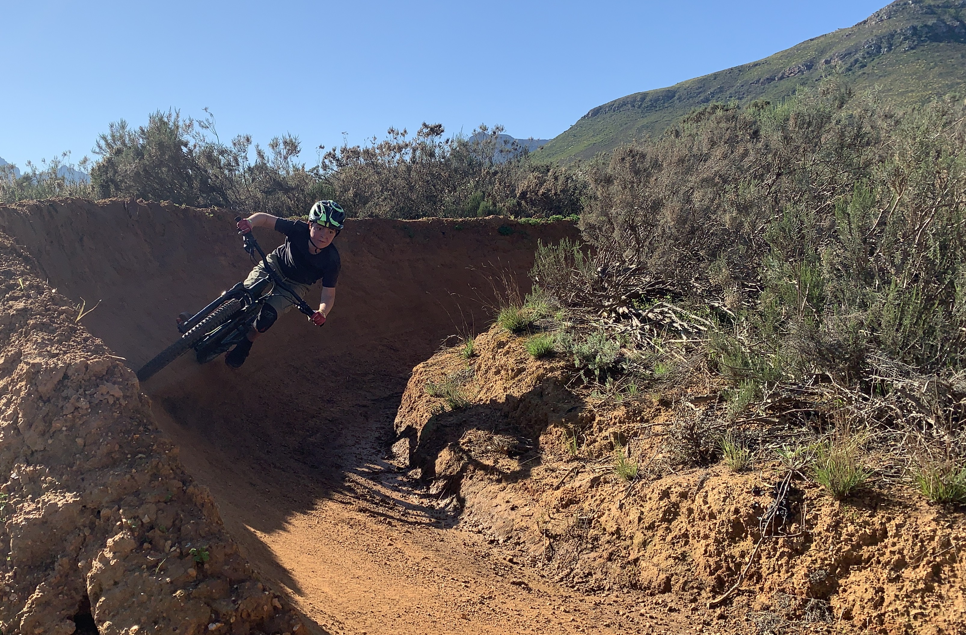 Cornering - 3 Riders