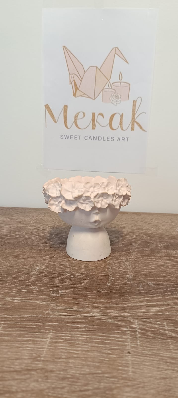 medium-sized plaster sculptures