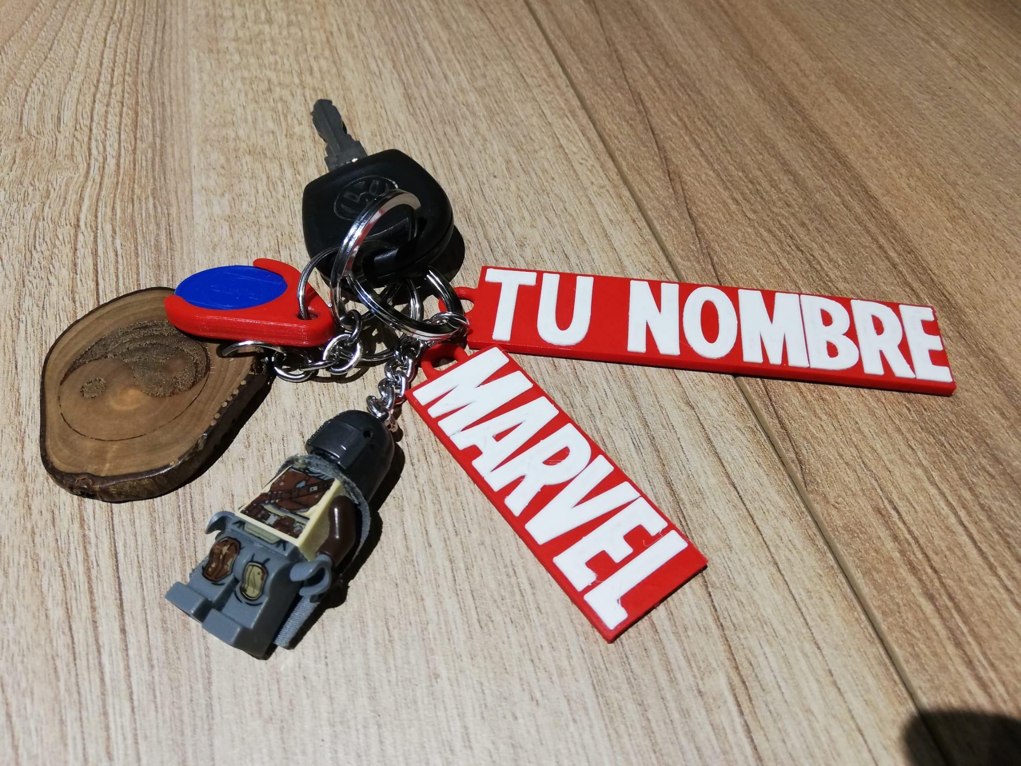 Llavero con Nombre personalizado de Marvel