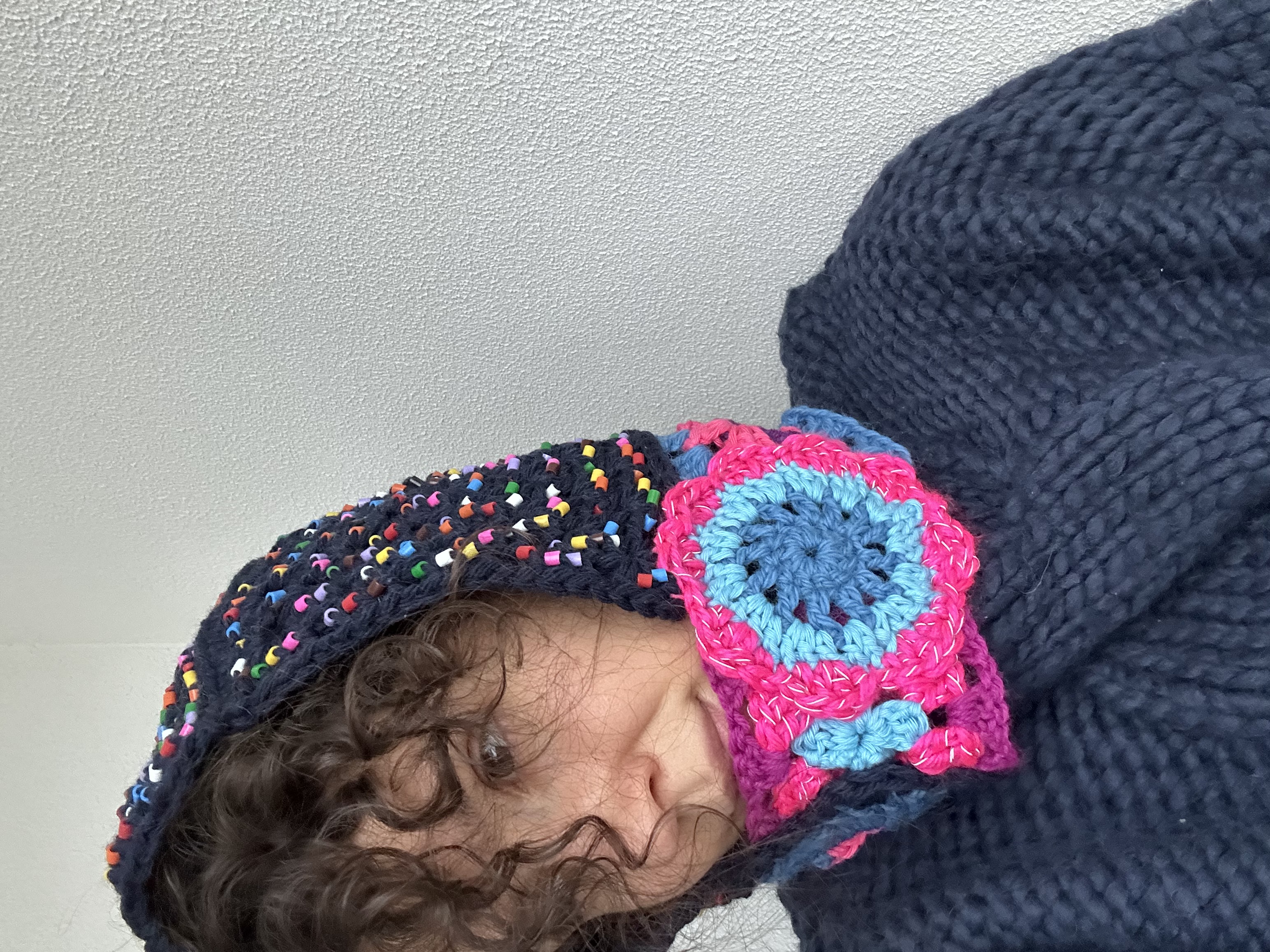 Balaklava su IKEA karoliukais