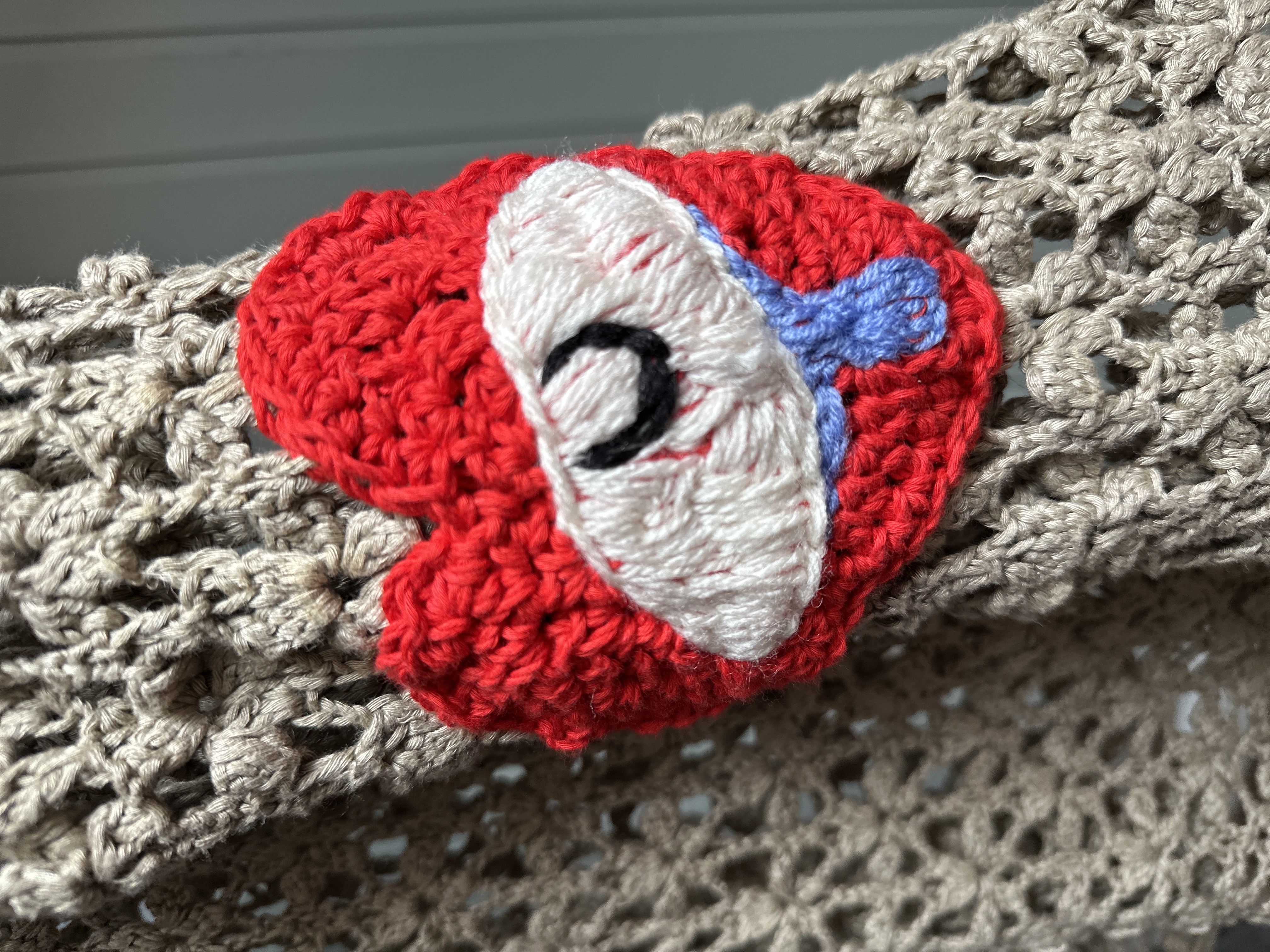 Gėlių rašto megztinis