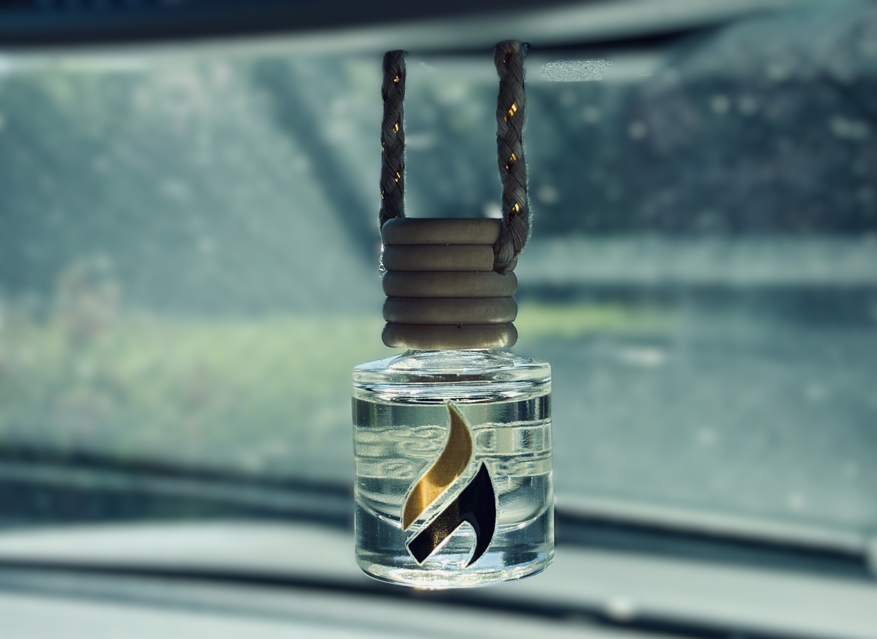 Diffuseurs artisanaux de parfum voiture a suspendre ou clipser 10ml