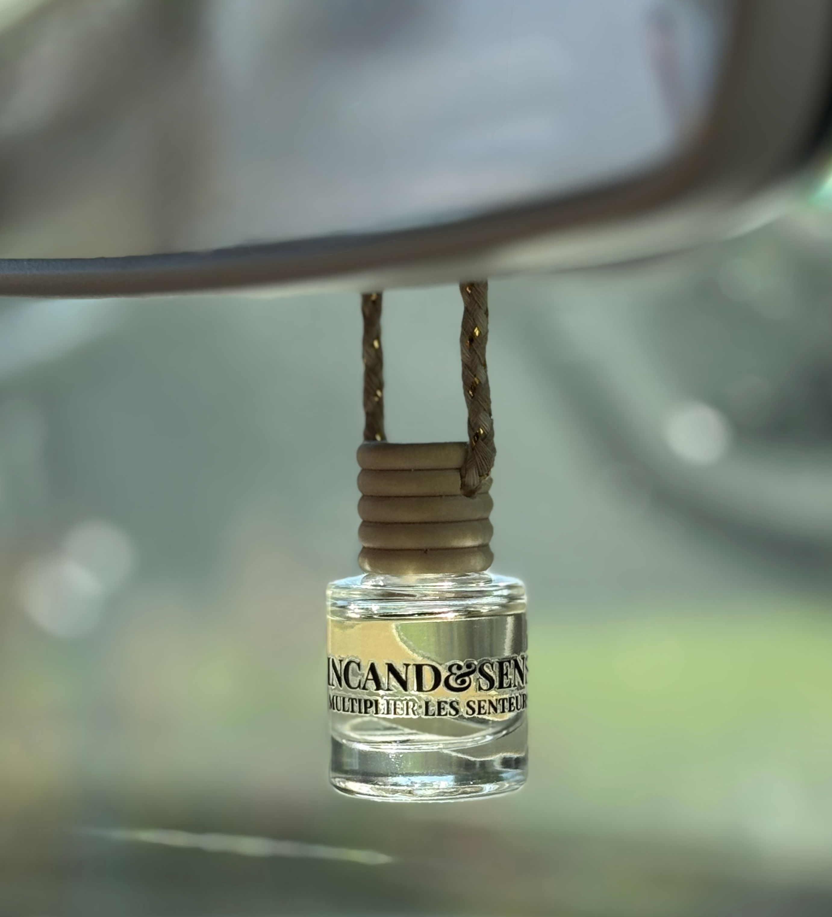 Diffuseurs artisanaux de parfum voiture a suspendre ou clipser 10ml