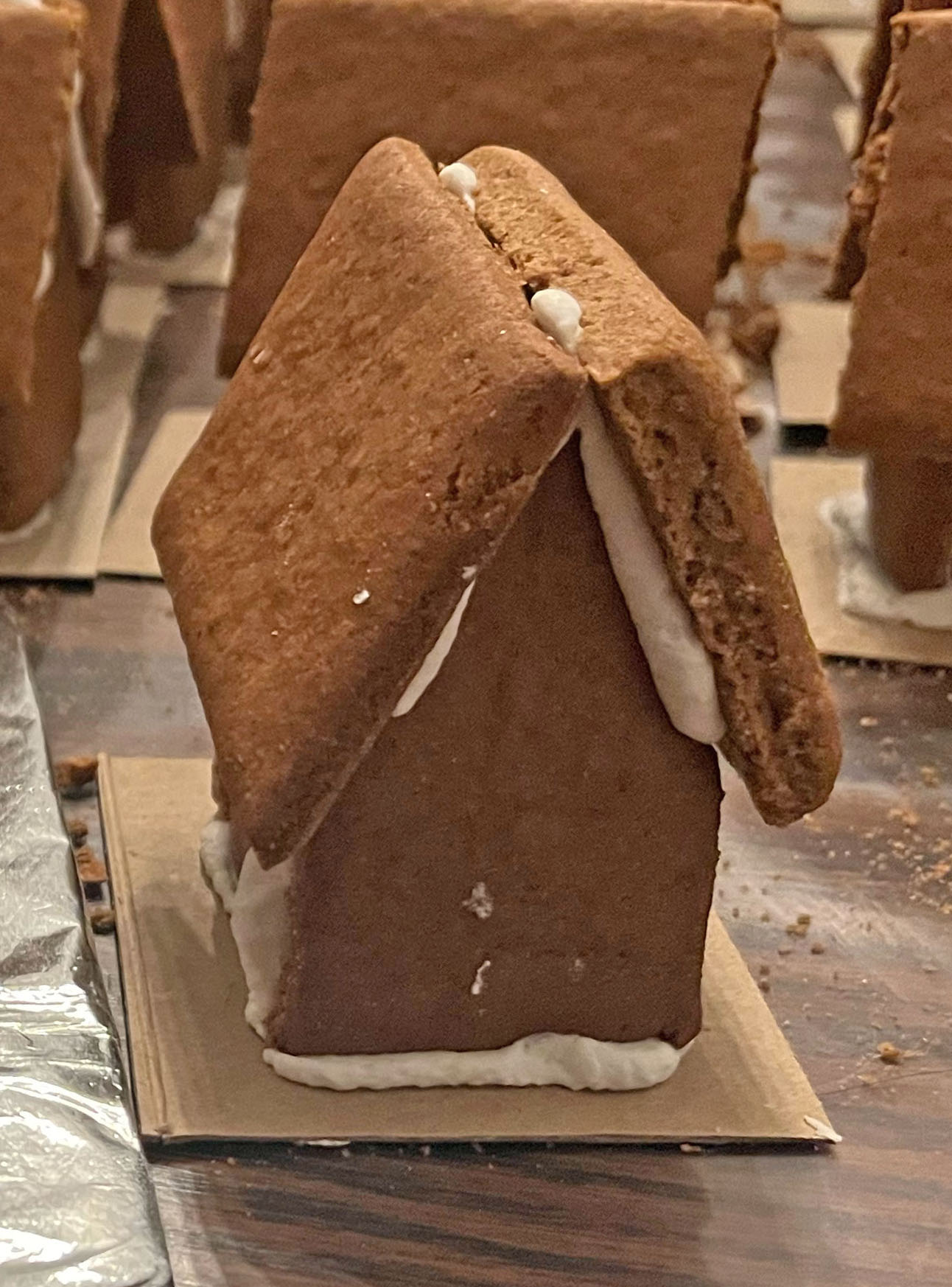 Mini Gingerbread House Kit