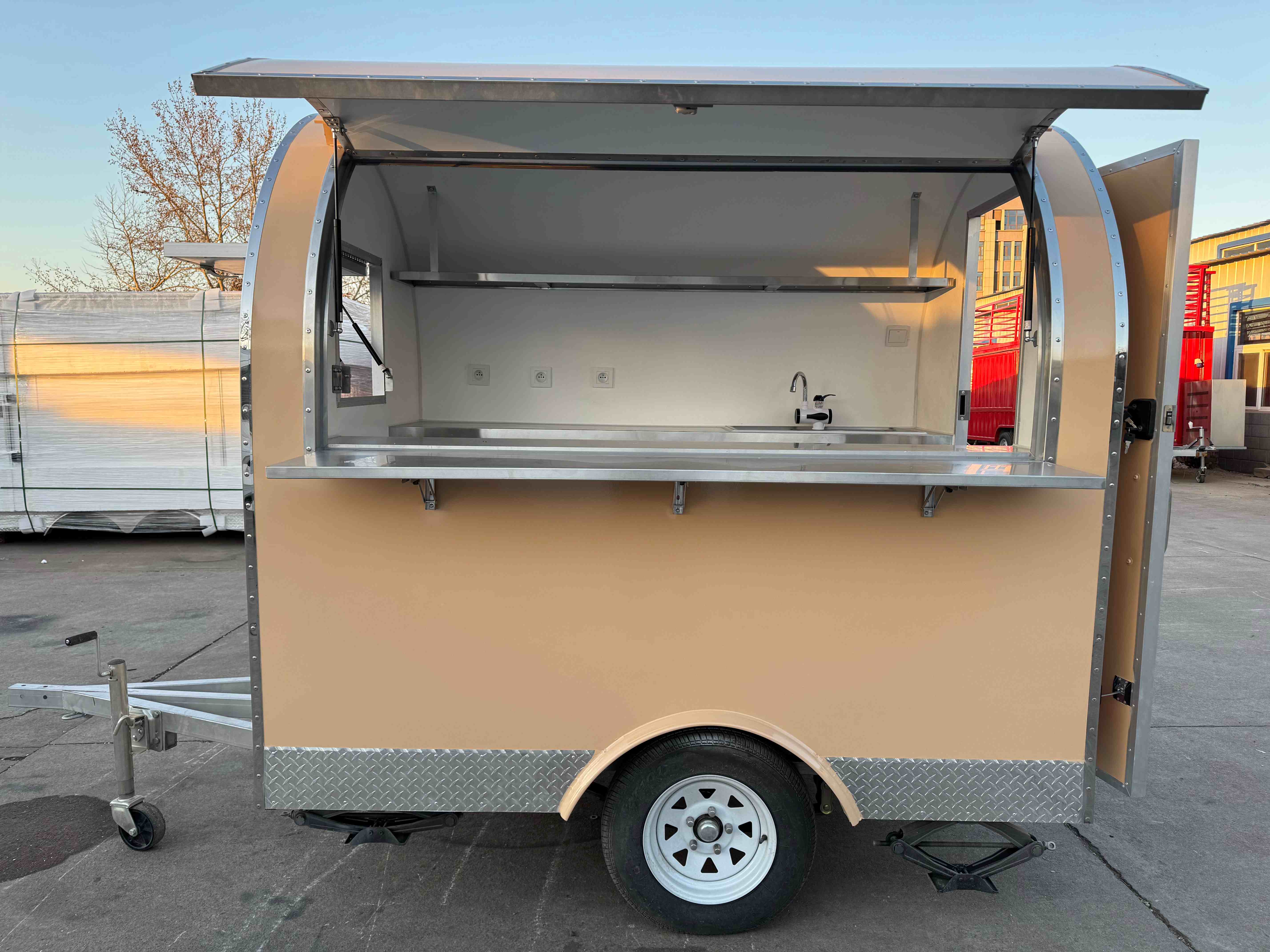 Foodtrailer TF-DR Nouvelle Génération 220x160 Beige