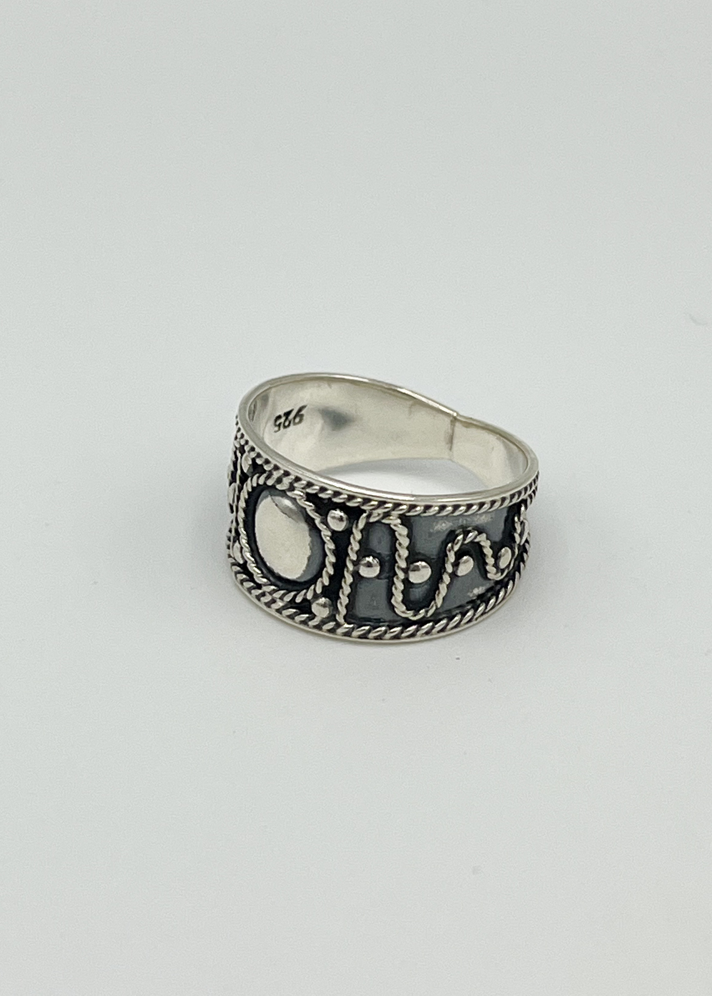 Anillo de plata