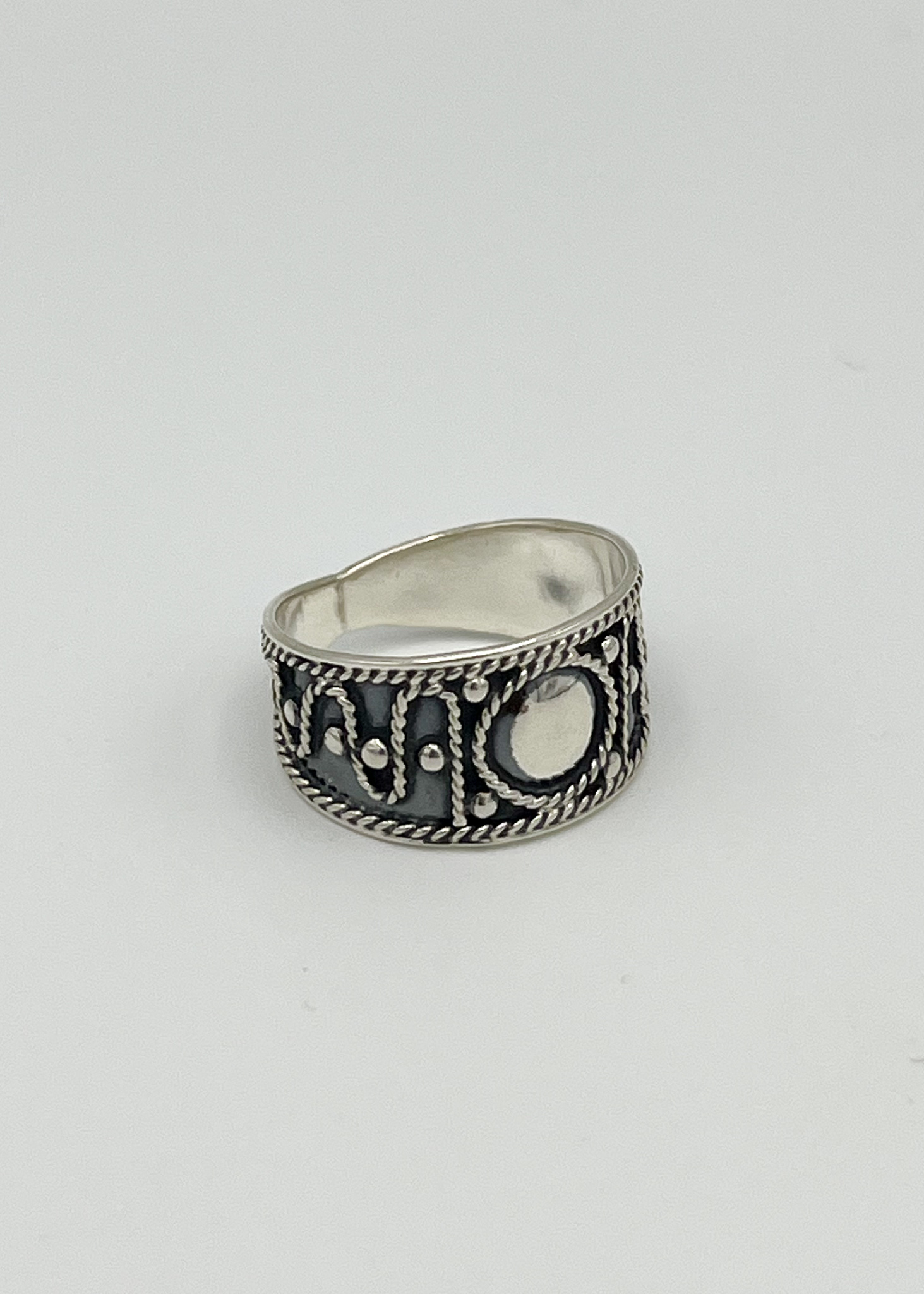 Anillo de plata
