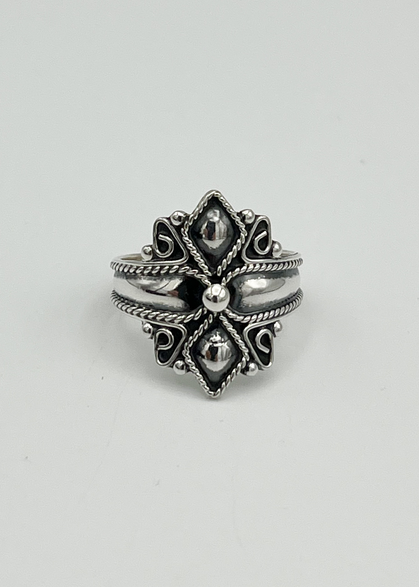 Anillo de plata