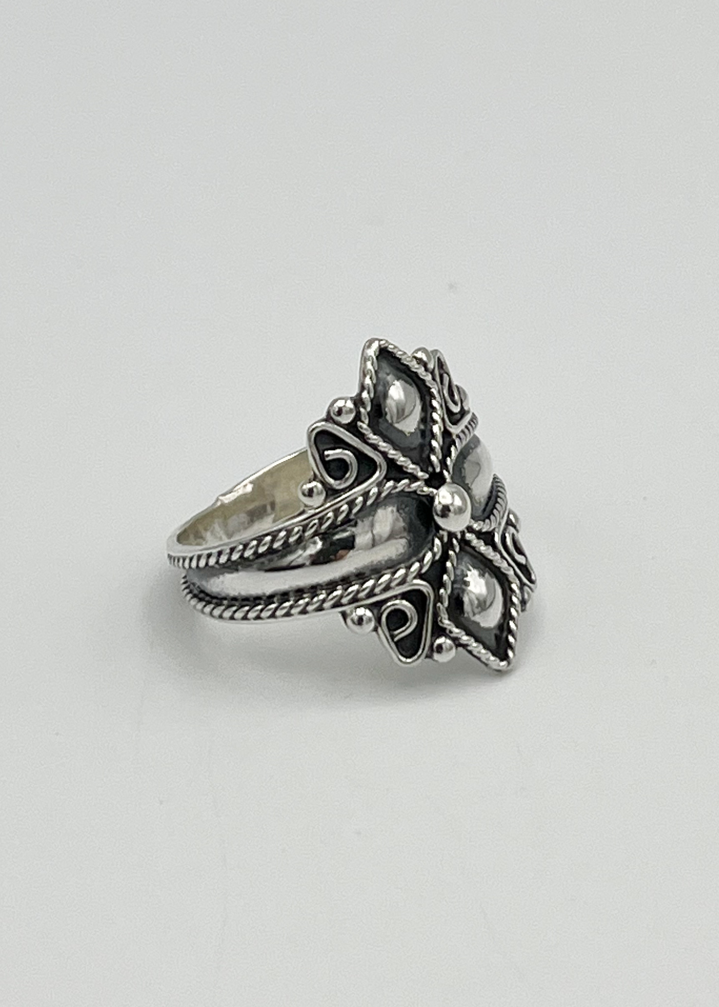 Anillo de plata