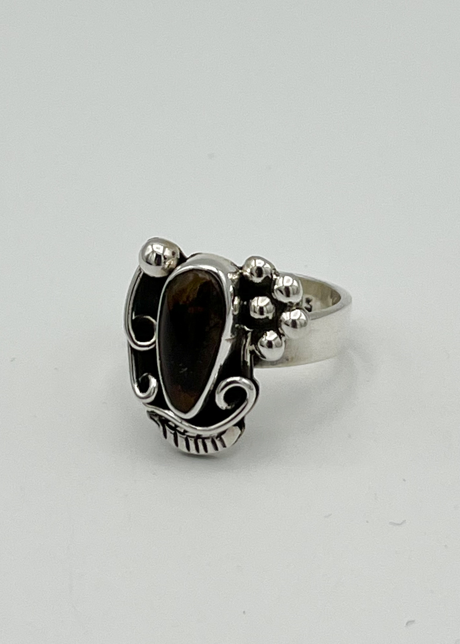 Anillo de plata con ambar