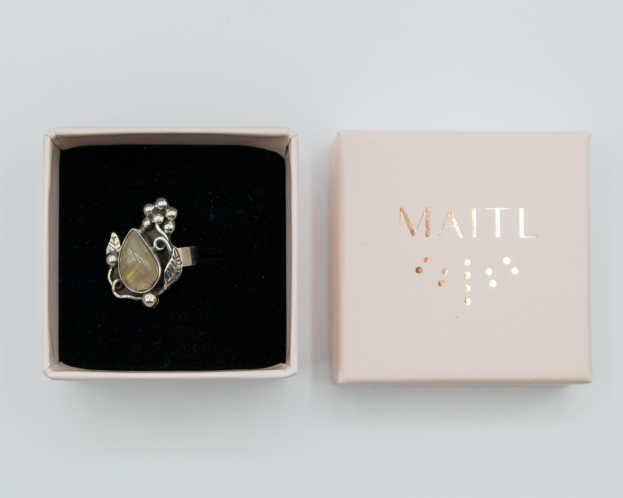 Anillo de plata con cuarzo rutilado