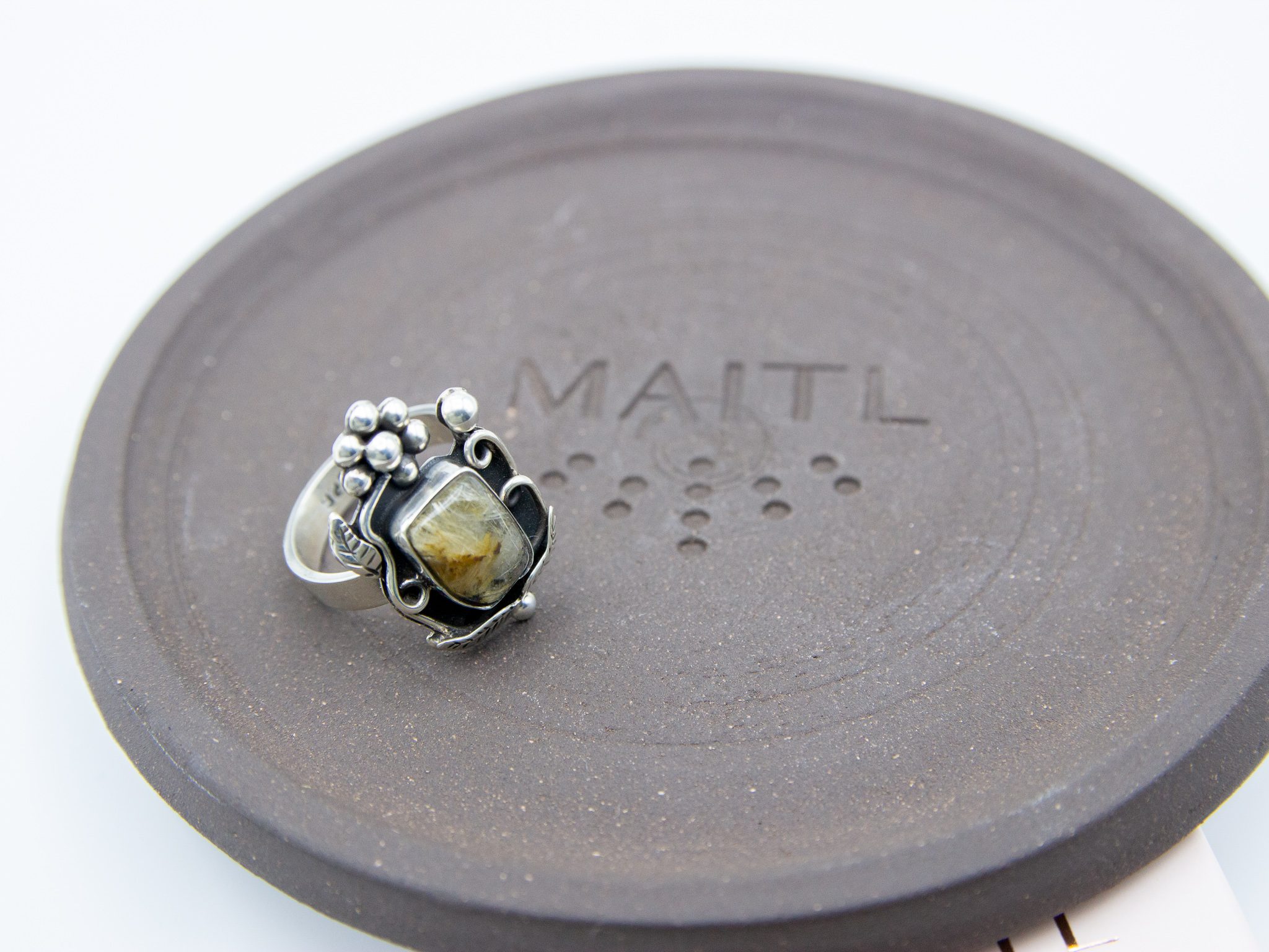 Anillo de plata con cuarzo rutilado
