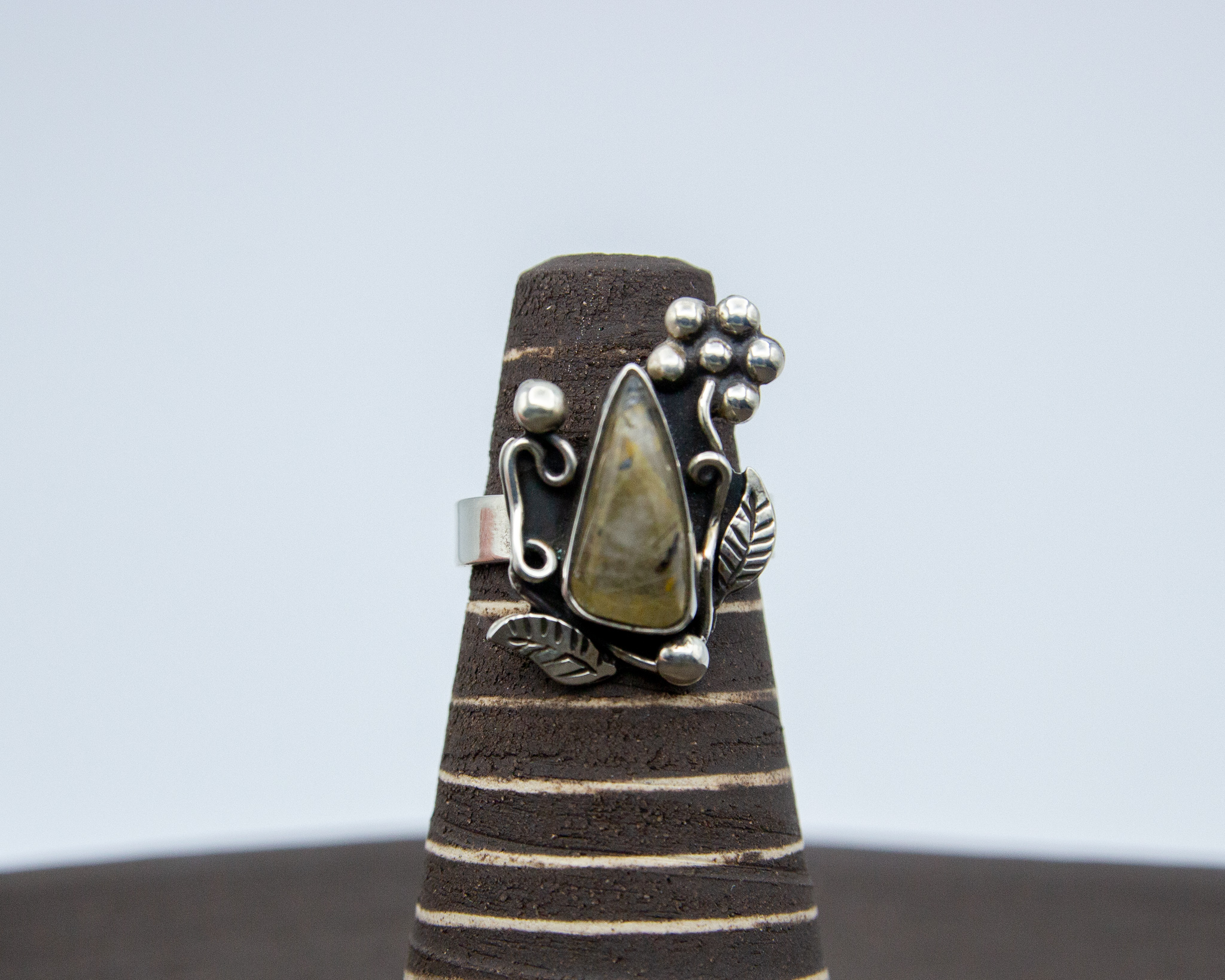 Anillo de plata con cuarzo rutilado