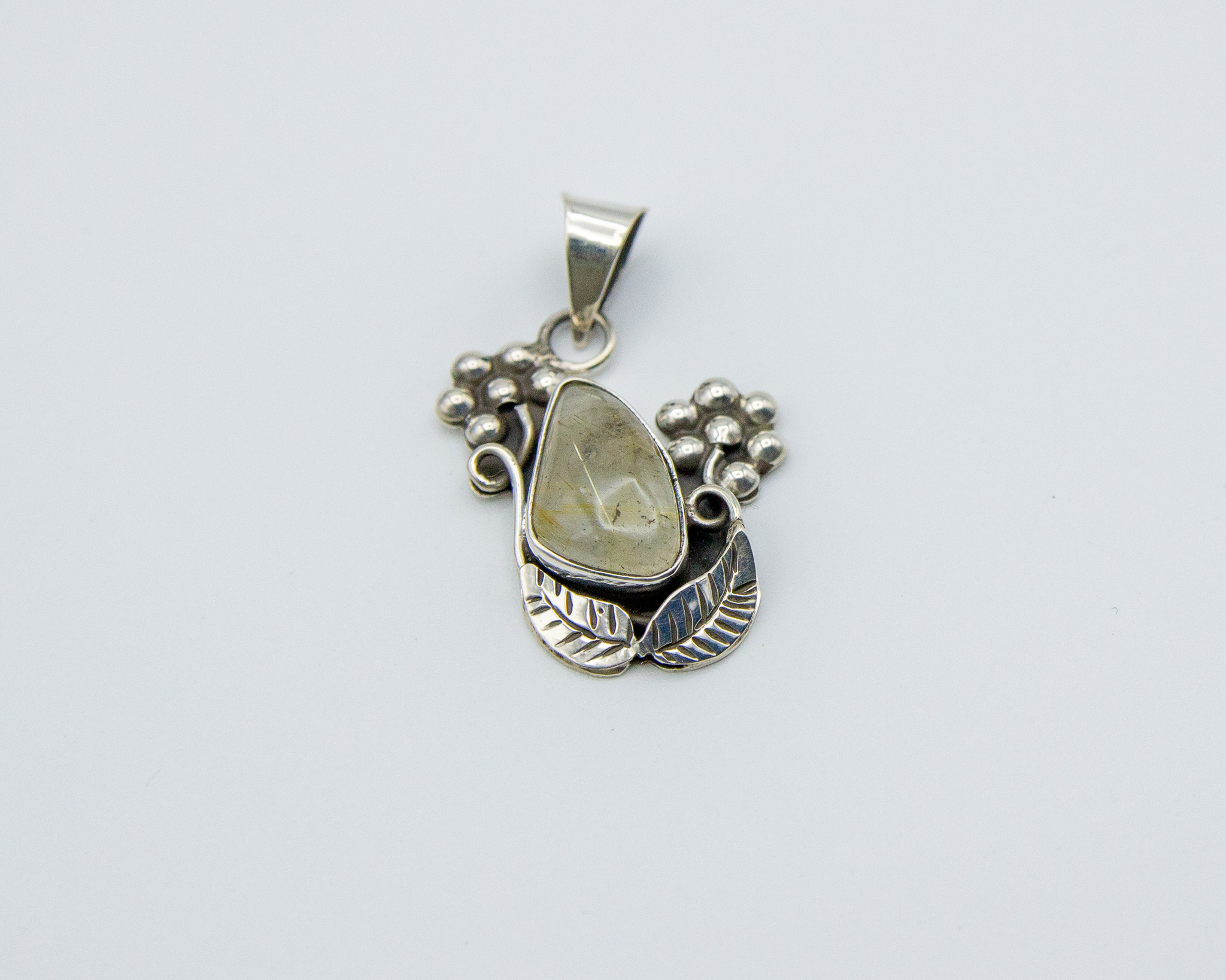 Colgante de plata con cuarzo rutilado