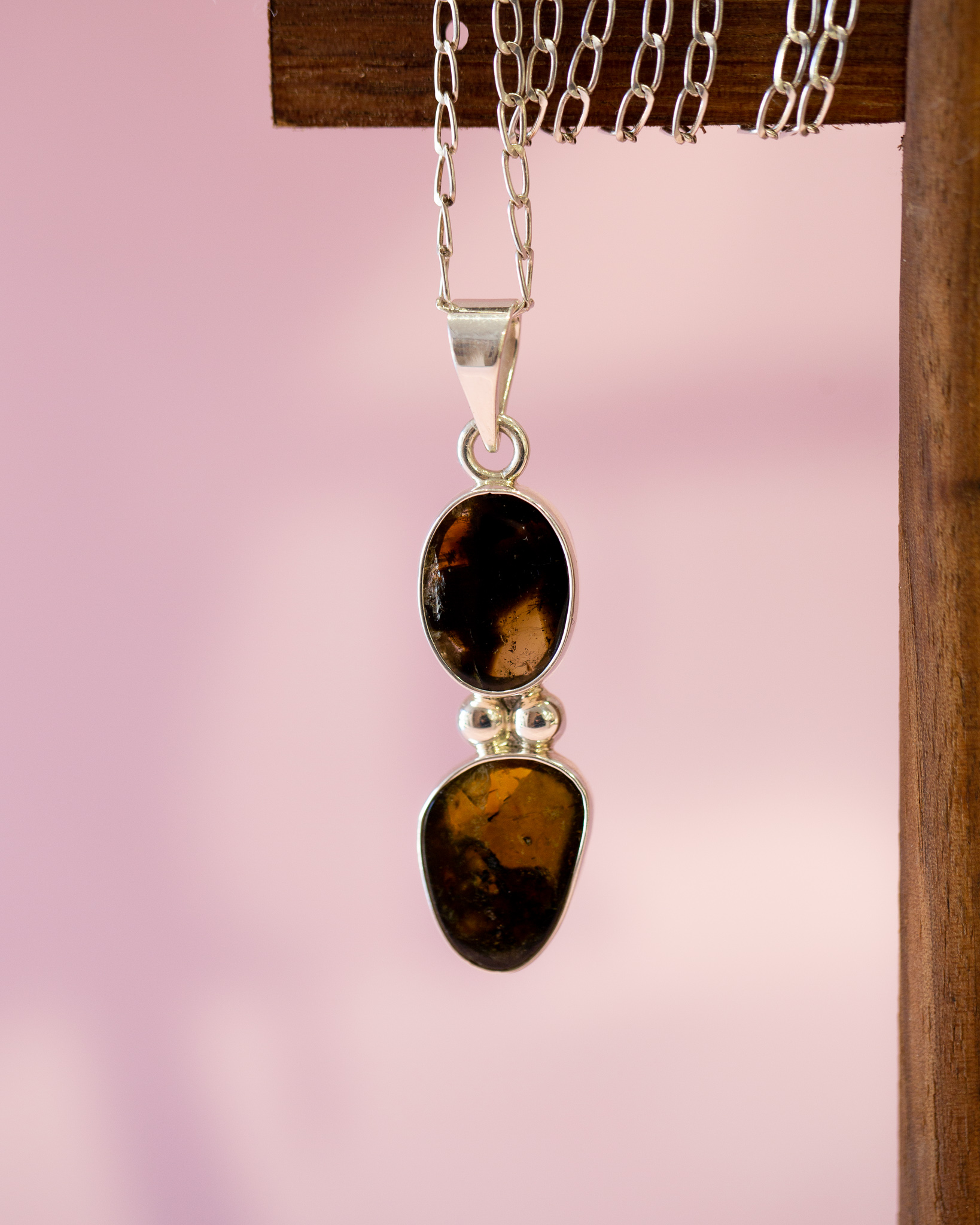 Colgante de plata con un par turmalinas