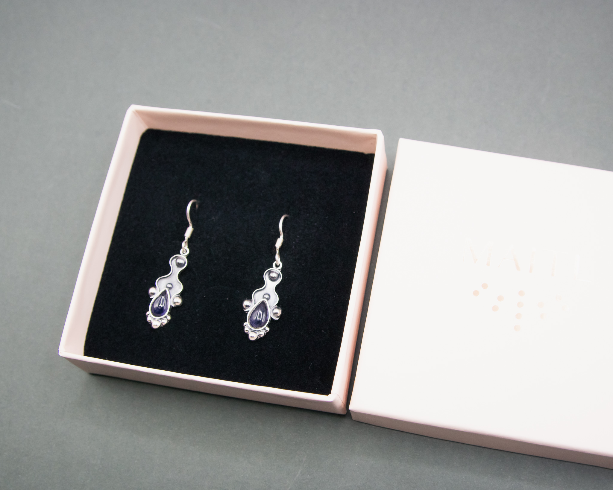 Pendientes de plata con iolita