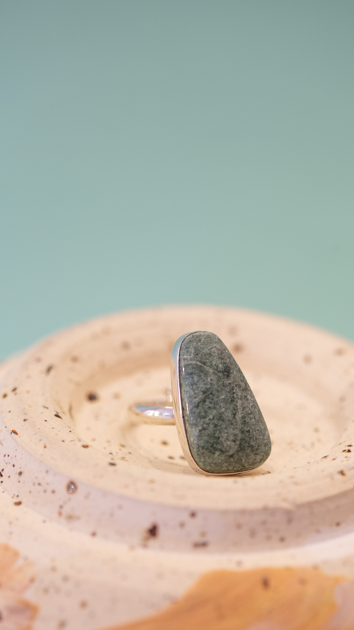 Anillo de plata de ley con jade - Talla ajustable