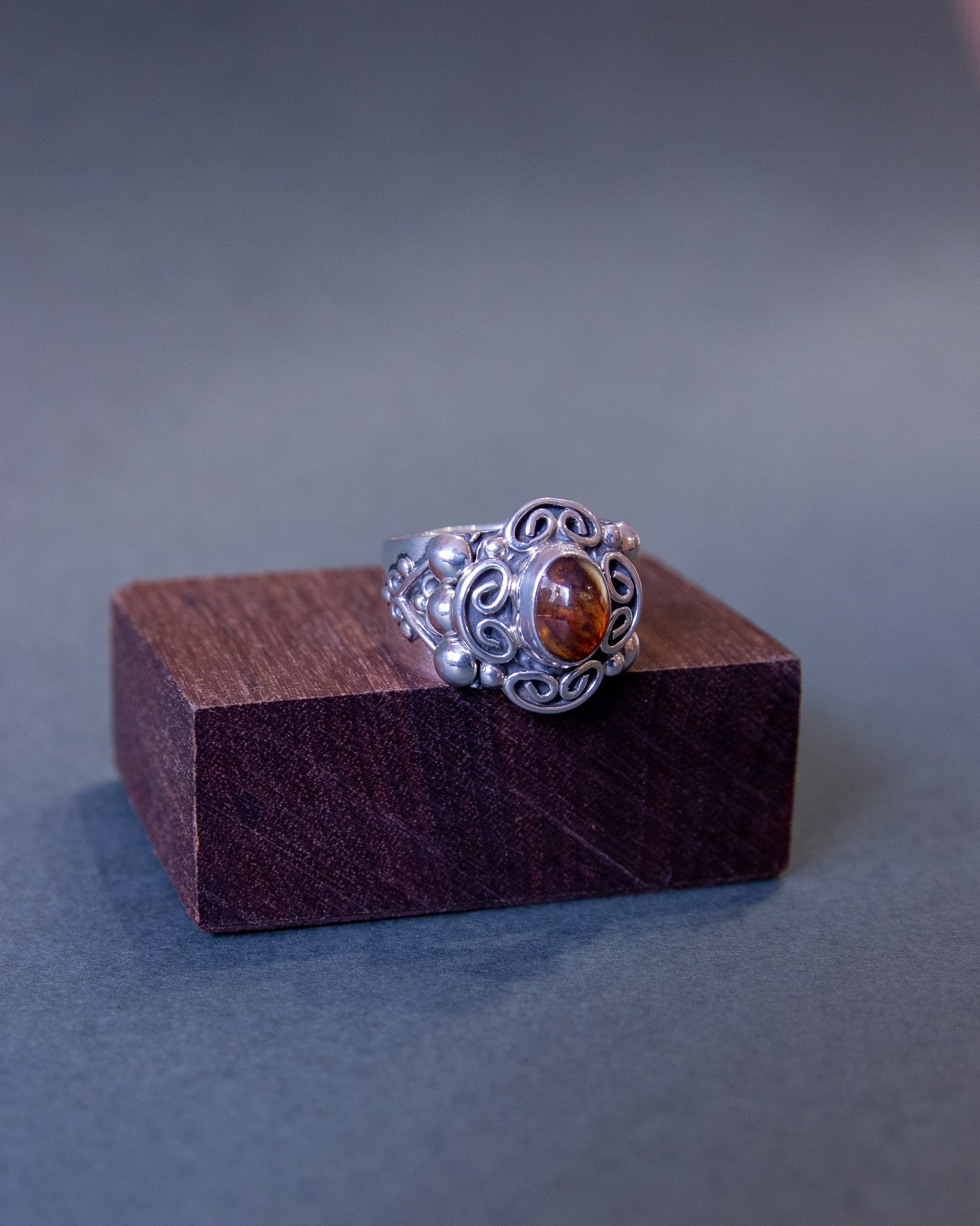 Anillo de plata con ámbar mexicano