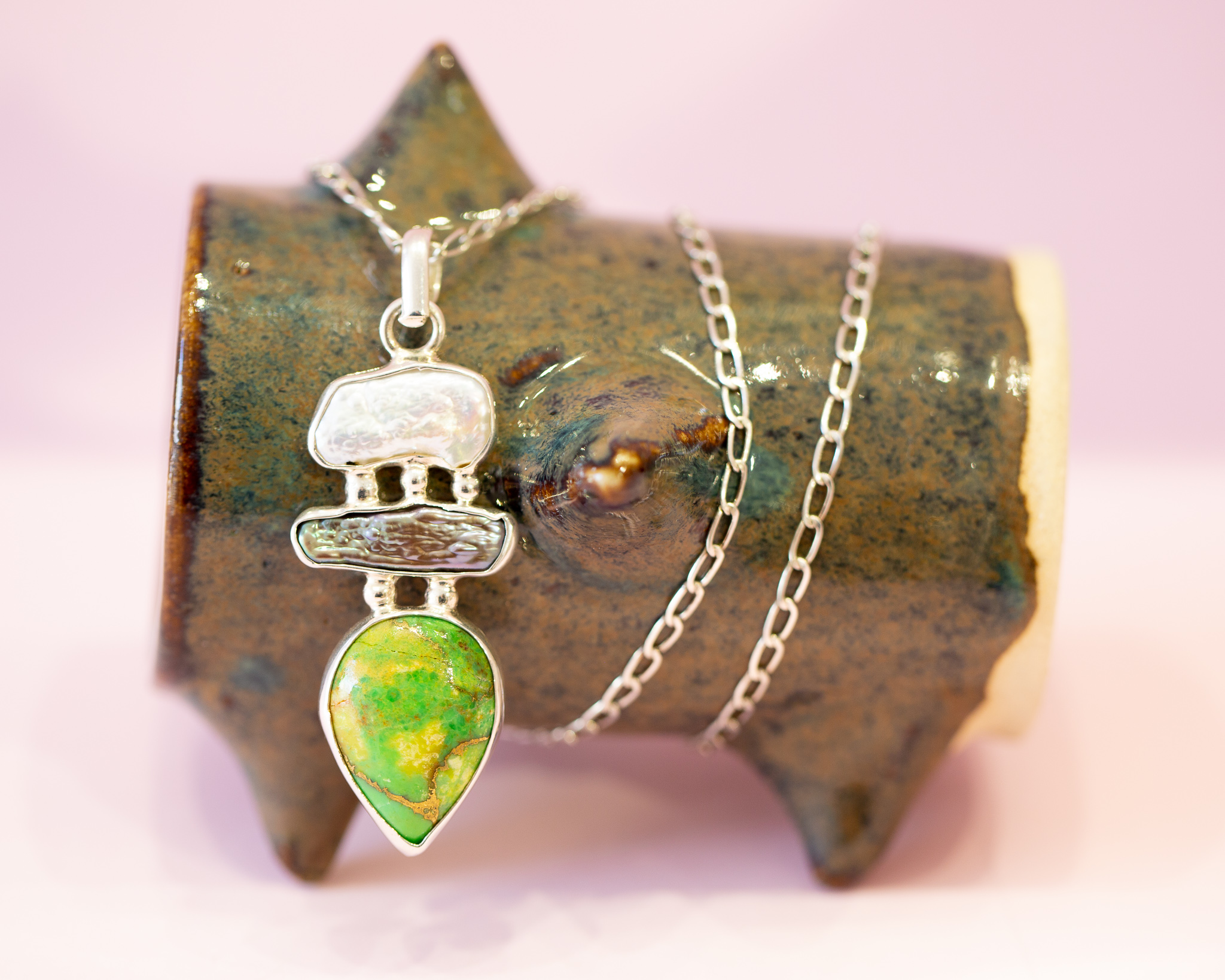 Colgante de plata con perlas y turquesa