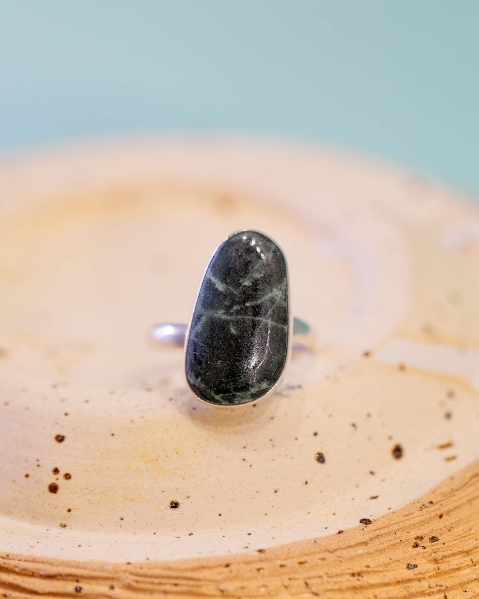 Anillo ajustable de plata con jade