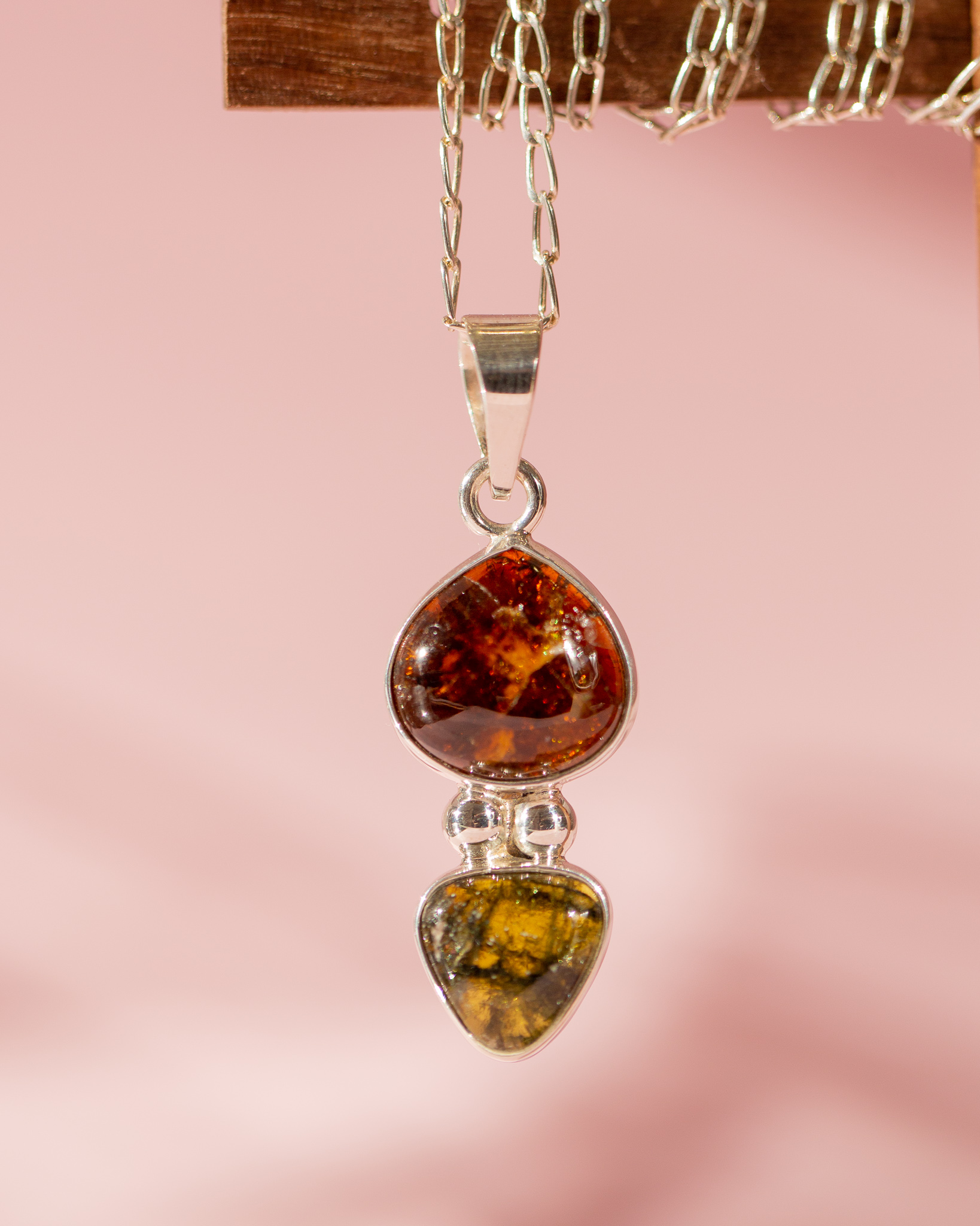 Colgante de plata con dos turmalinas