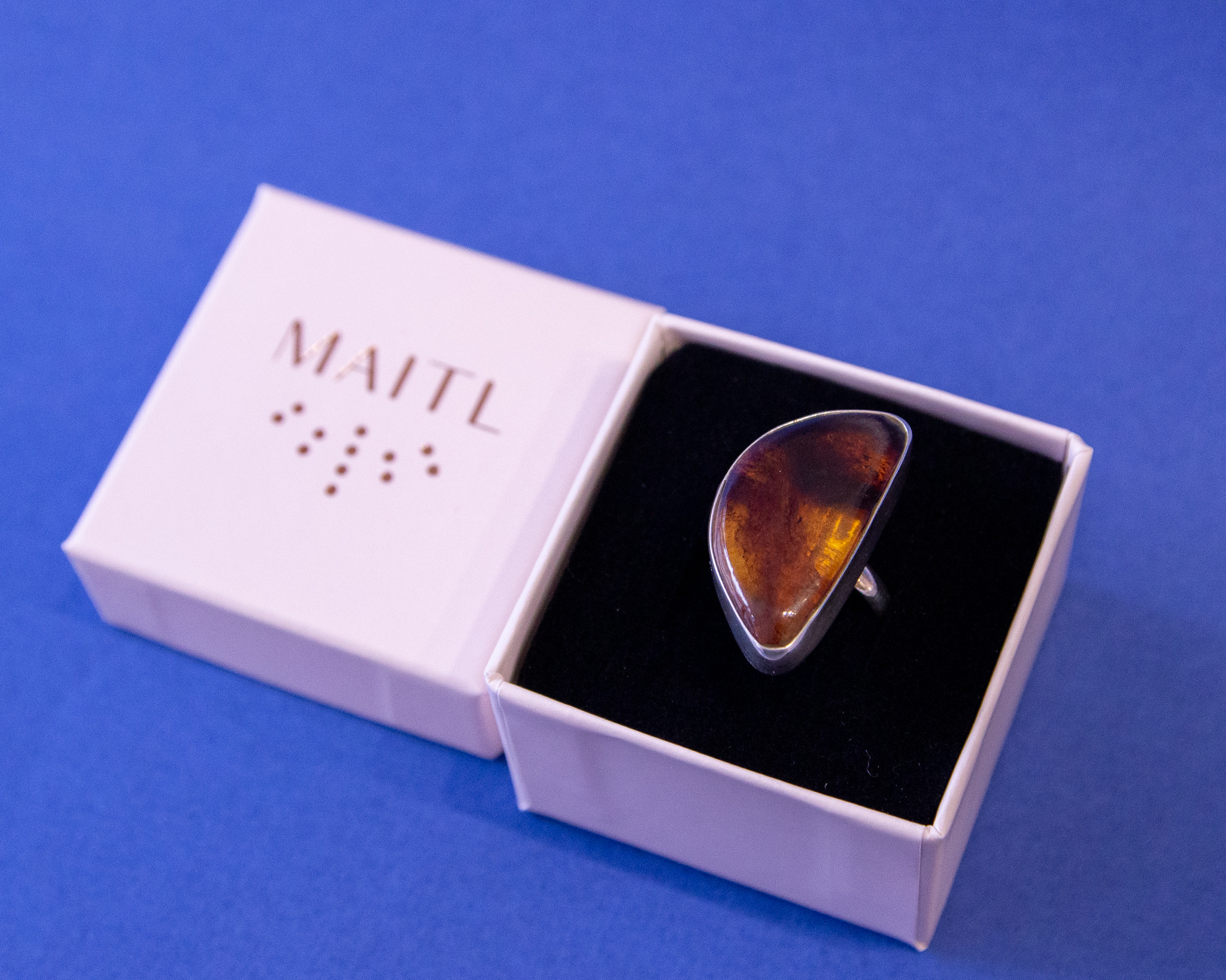 Anillo de plata con ámbar mexicano