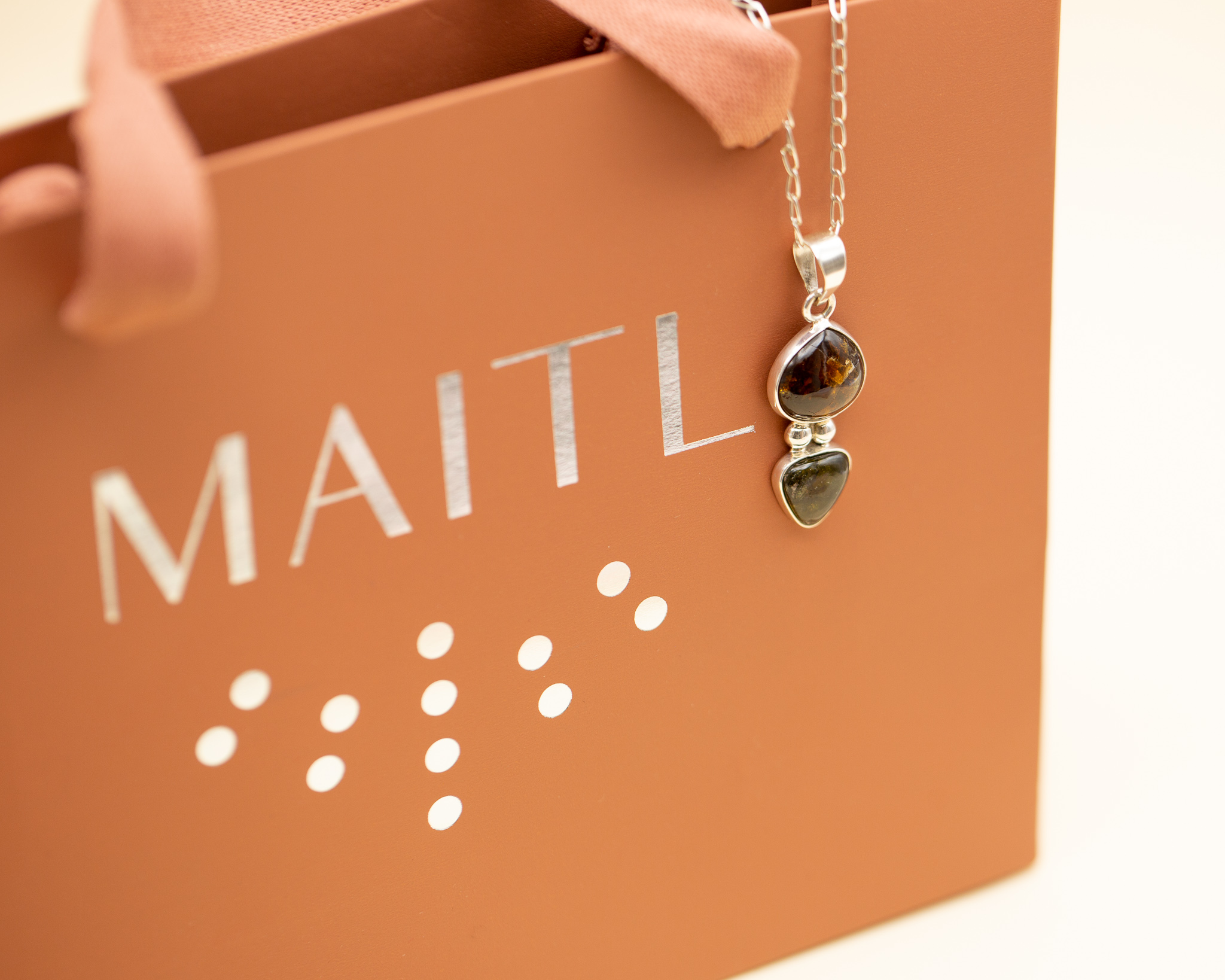 Colgante de plata con dos turmalinas