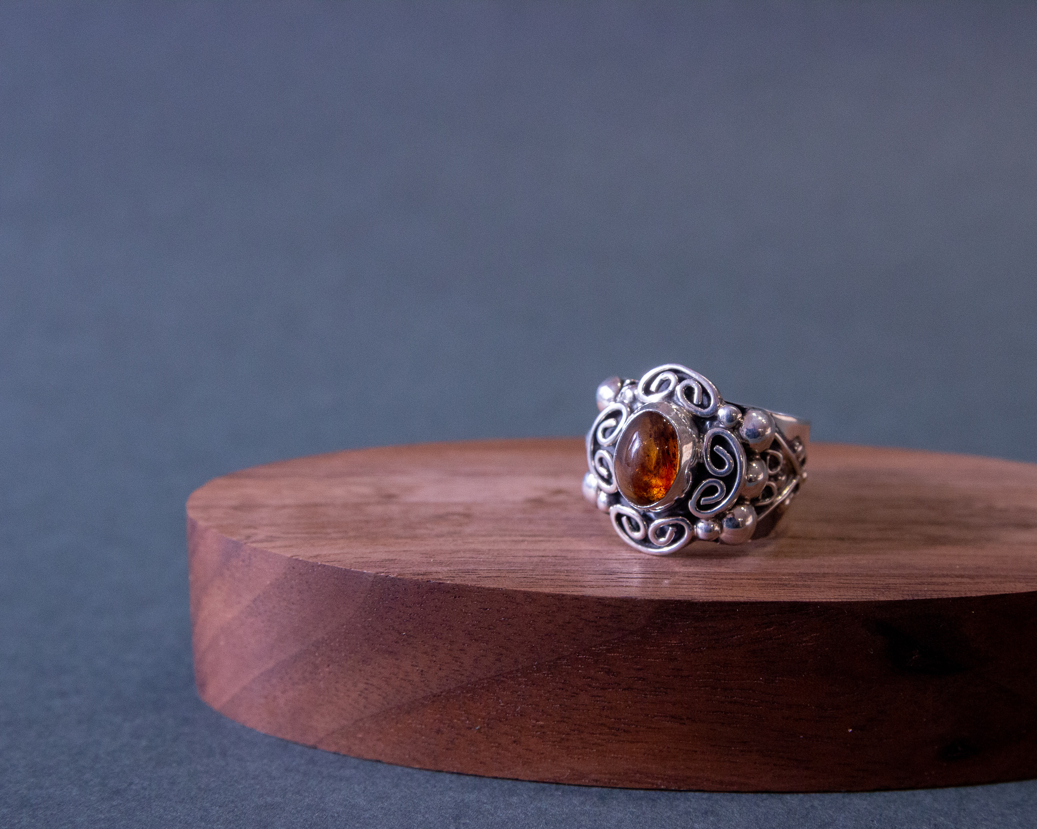 Anillo de plata con ámbar mexicano