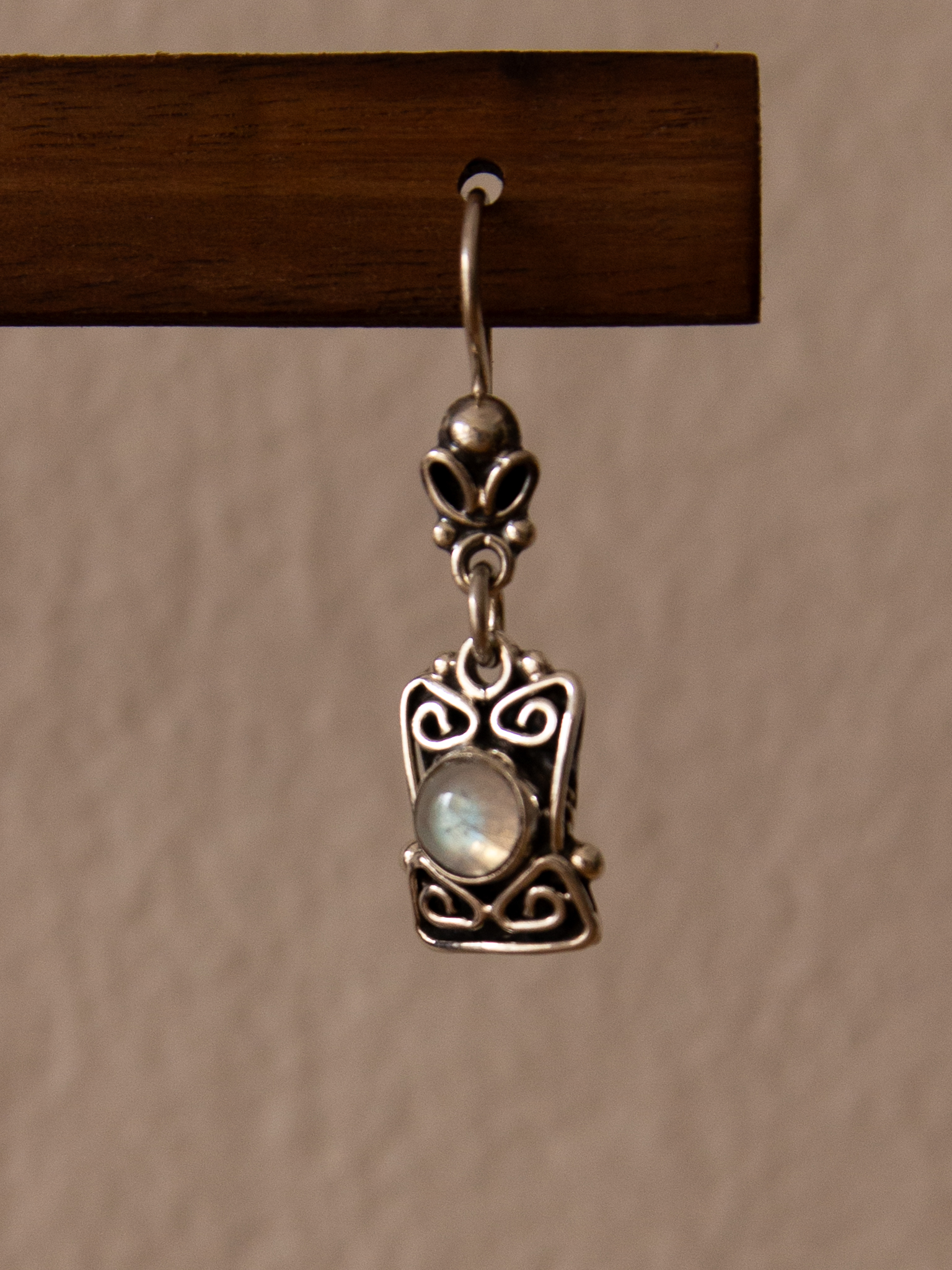 Pendientes con piedra luna