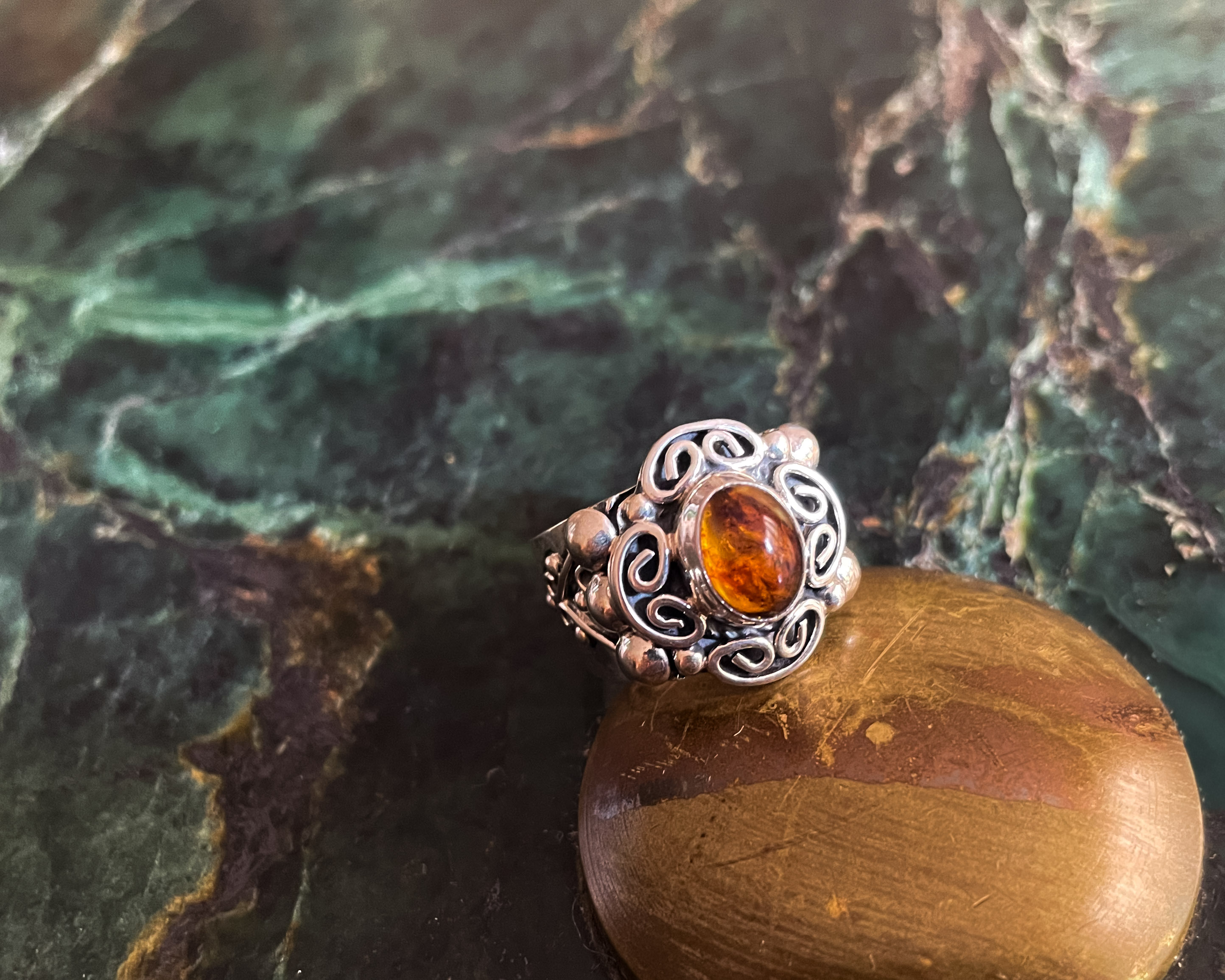 Anillo de plata con ámbar 