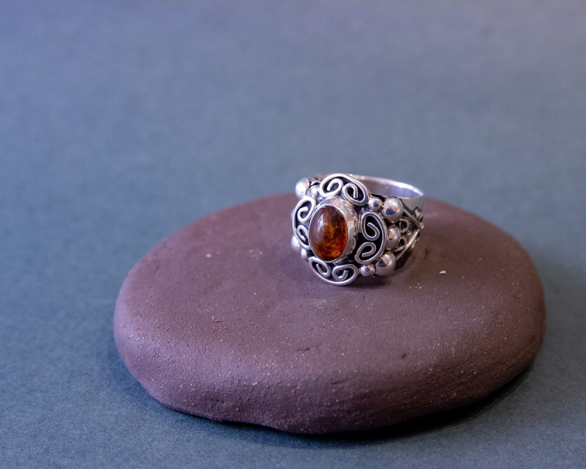 Anillo de plata con ámbar mexicano