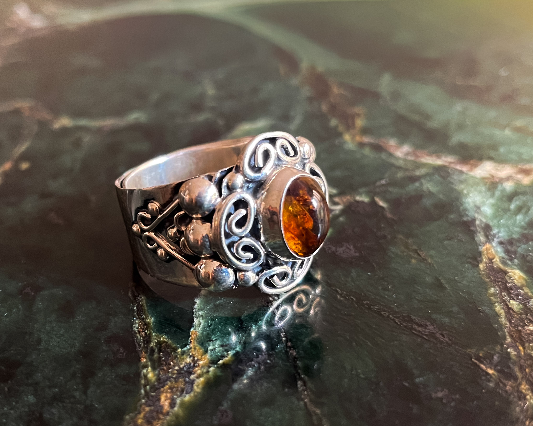 Anillo de plata con ámbar 