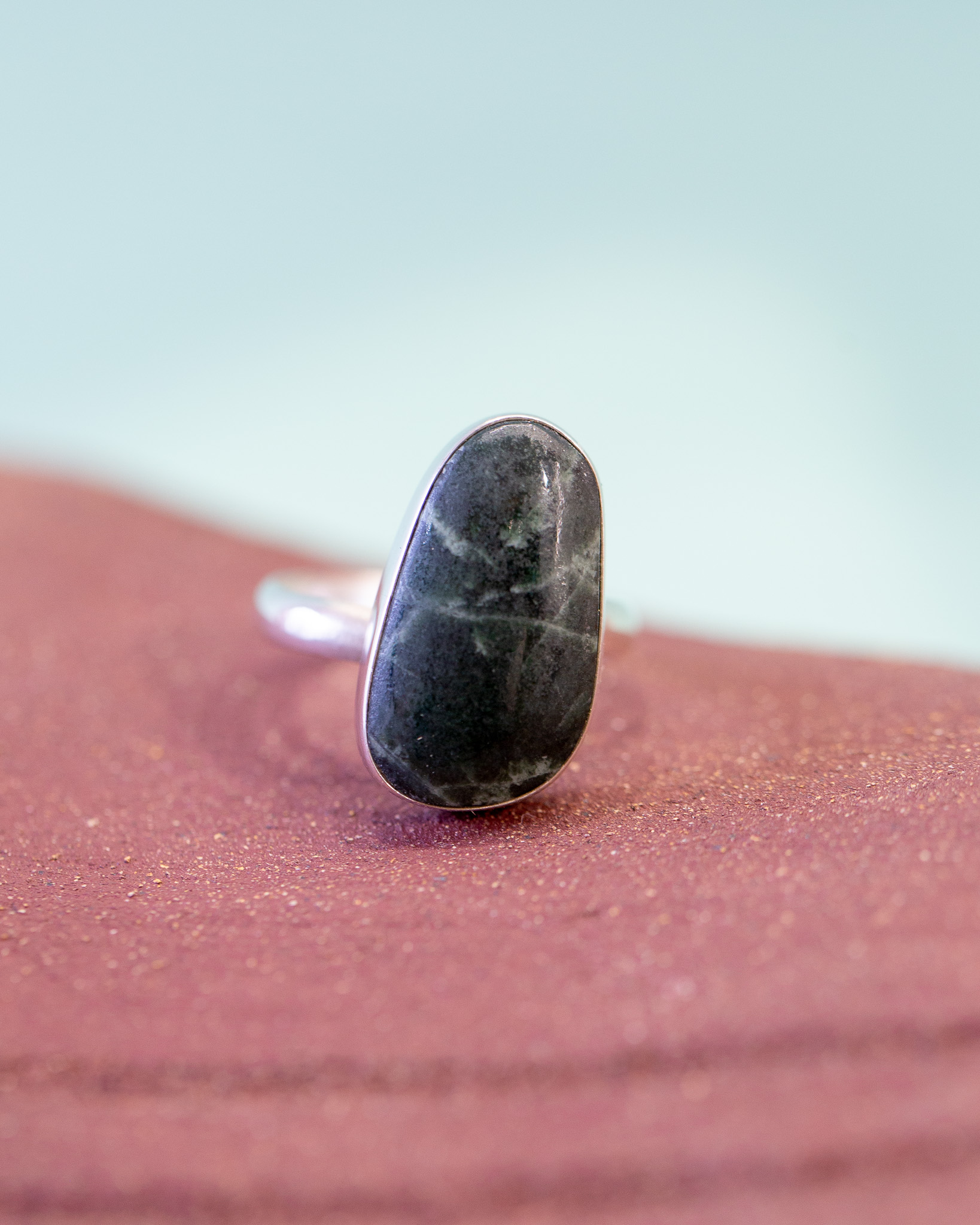 Anillo ajustable de plata con jade