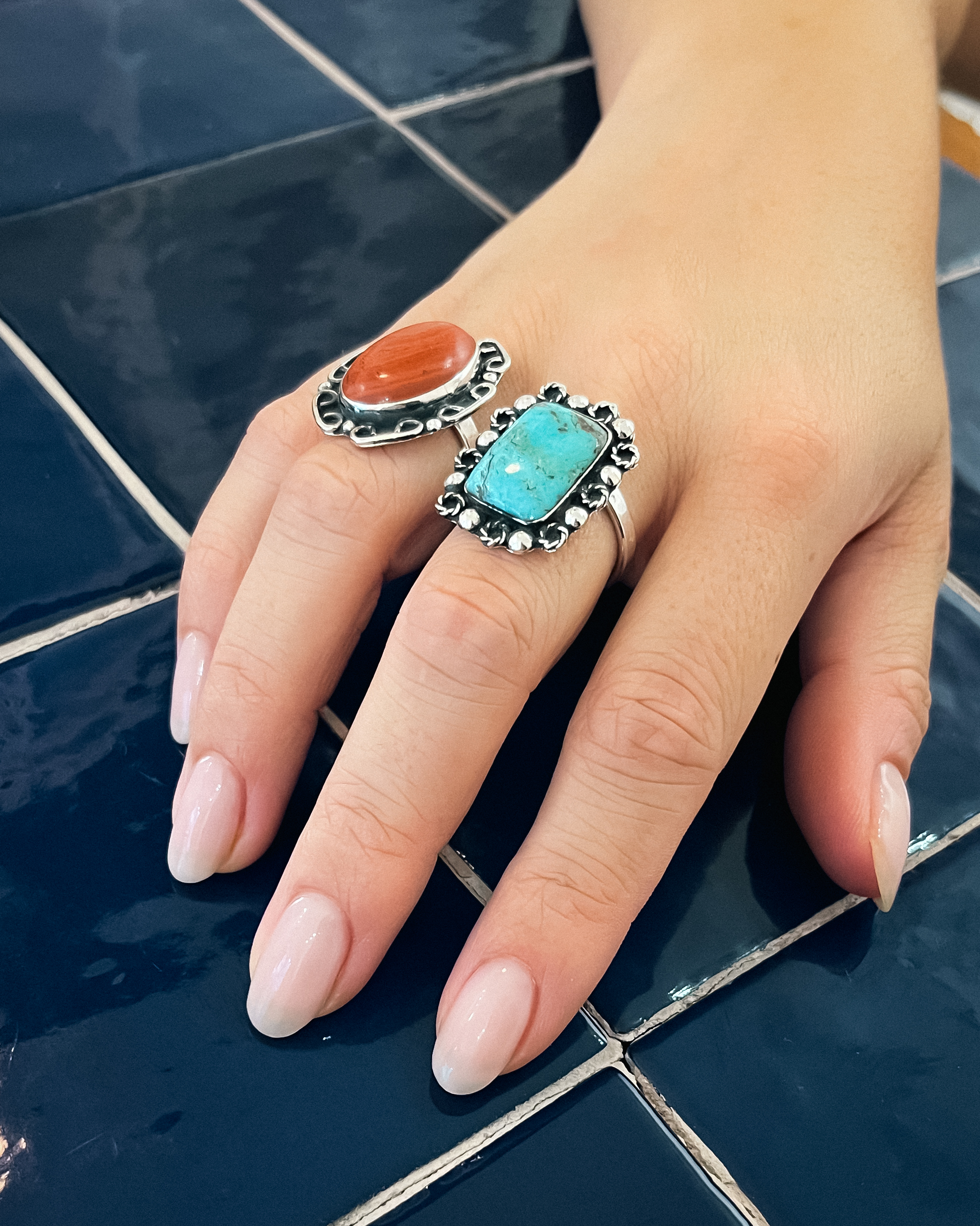 Anillo de plata con jaspe rojo 