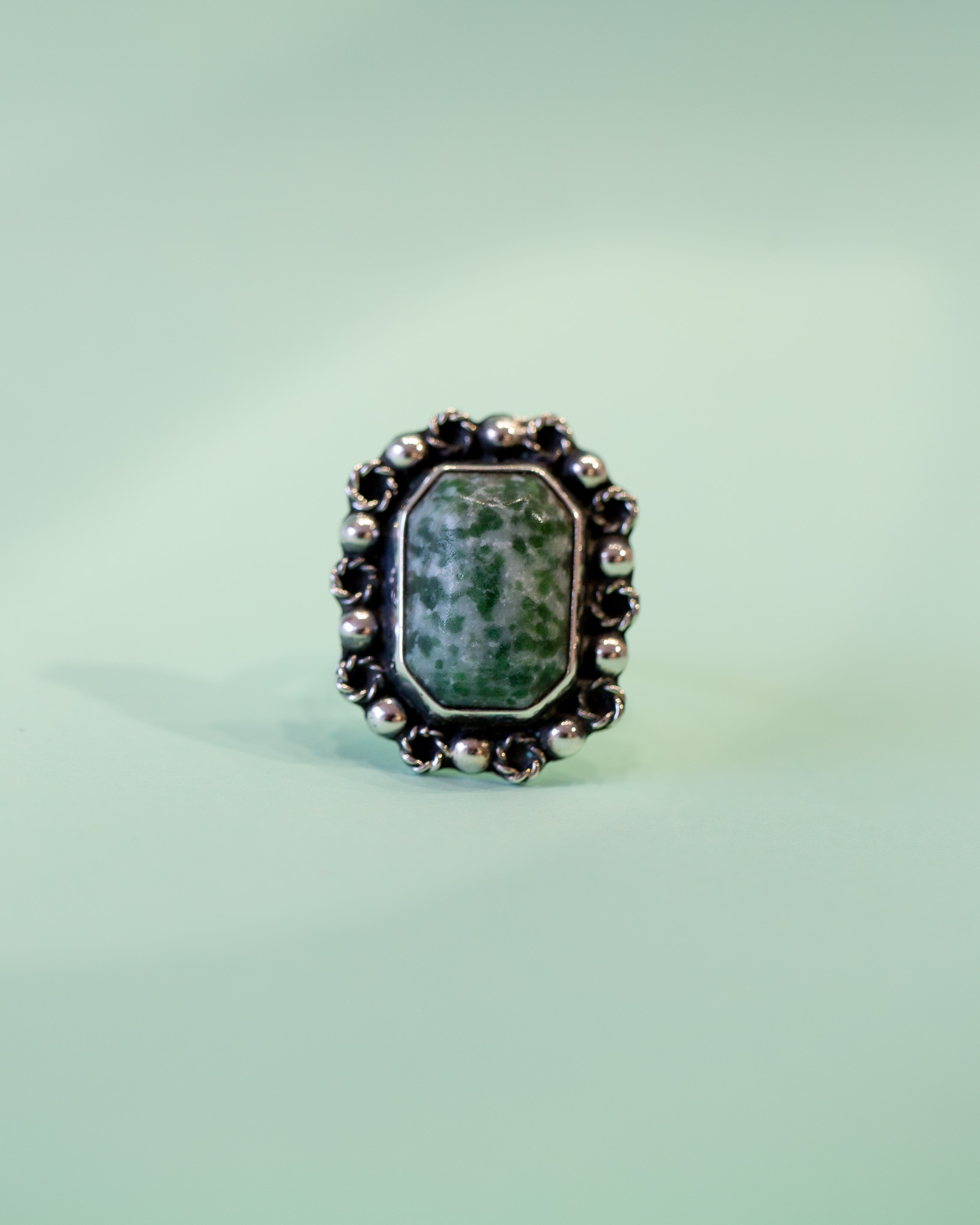 Anillo de plata con jade