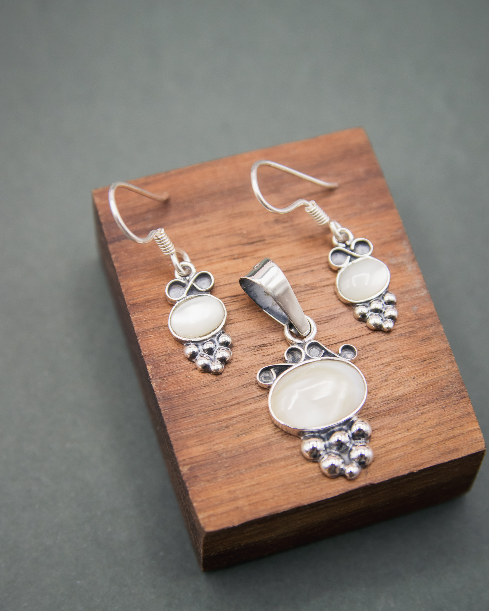 Pendientes de plata con madre perla