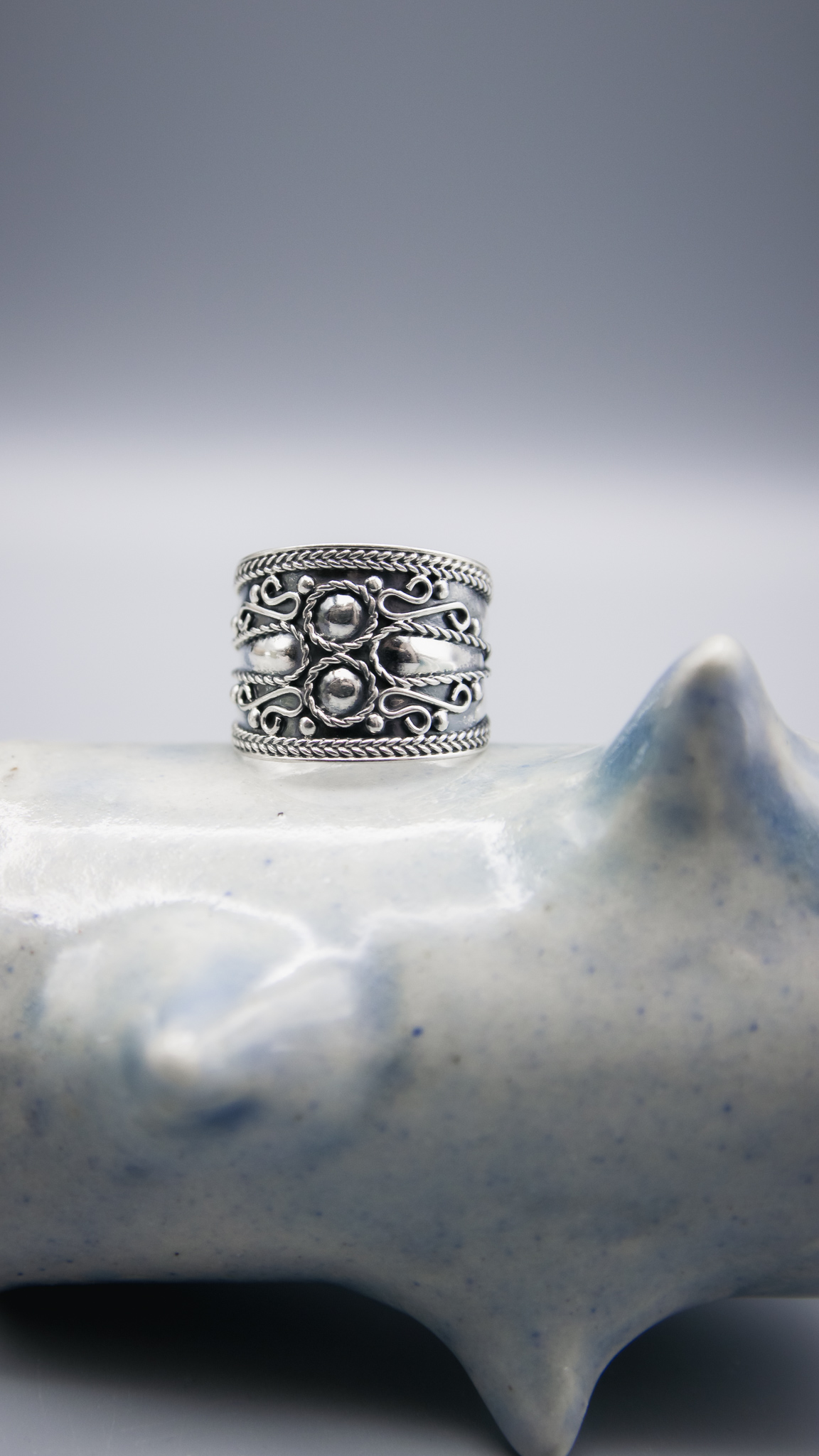 Anillo de plata barroco ancho