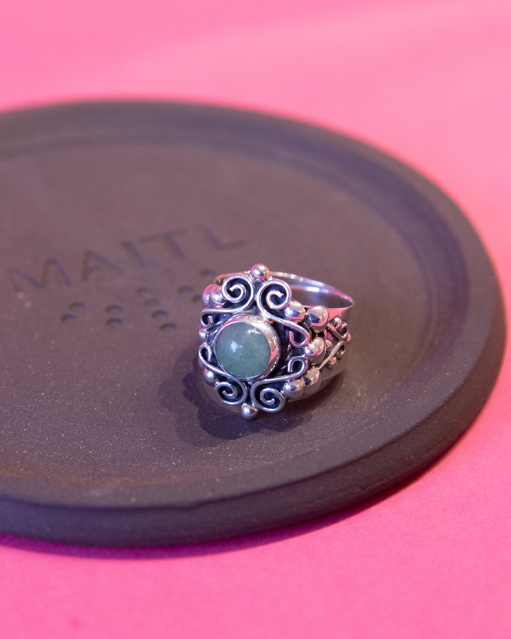 Anillo de plata con aventurina verde