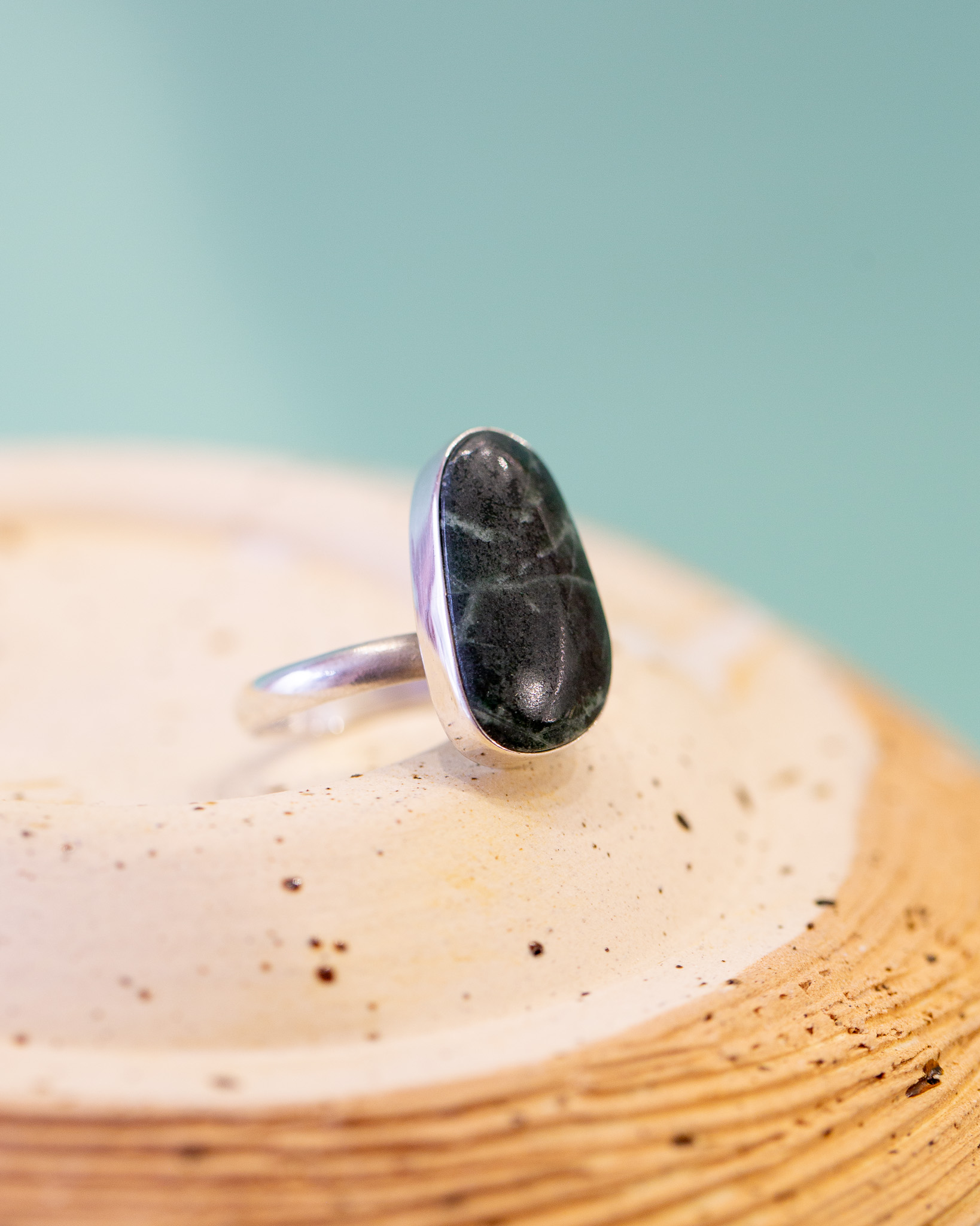 Anillo ajustable de plata con jade