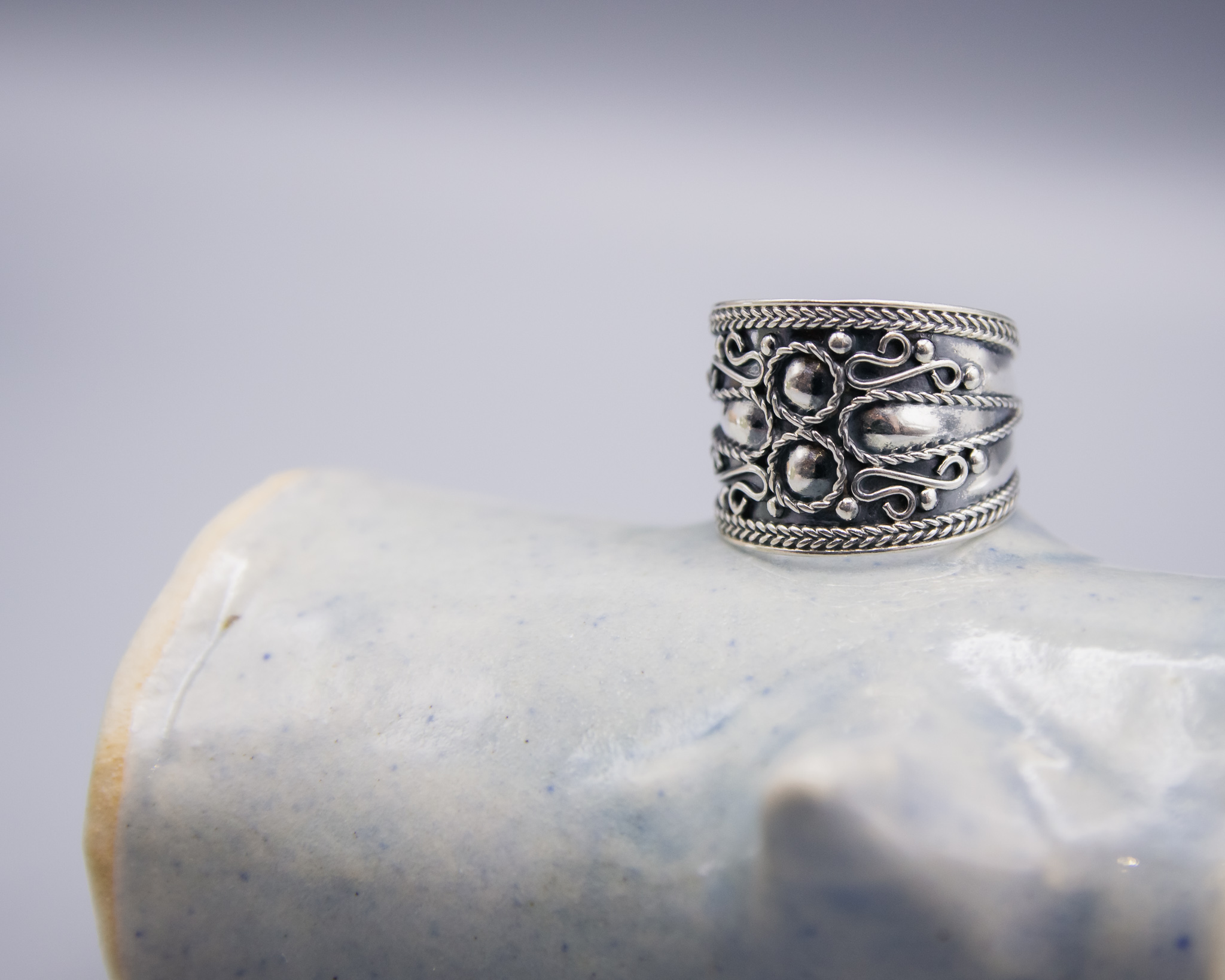 Anillo de plata barroco ancho