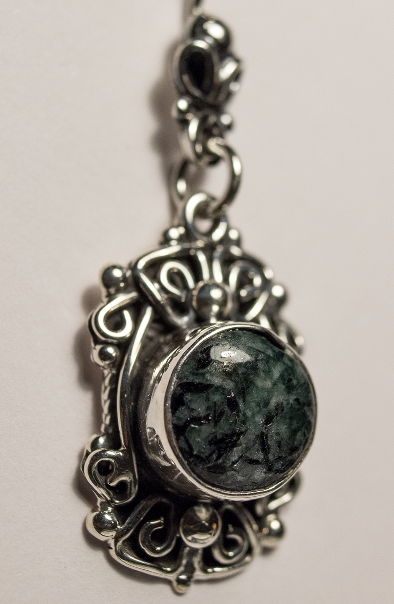 Set de pendientes y colgante con Jade
